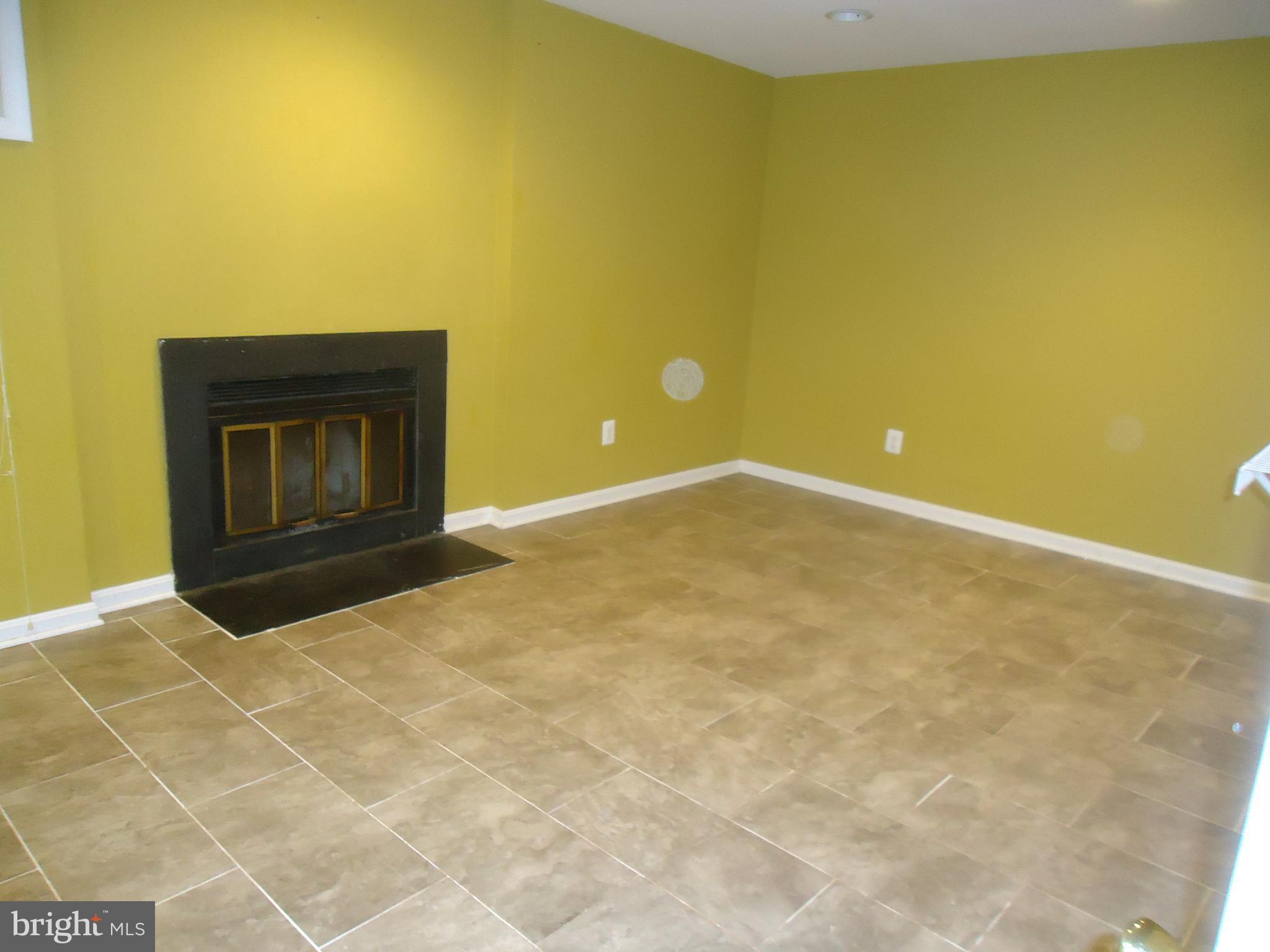 NEW GATE - Residential Lease