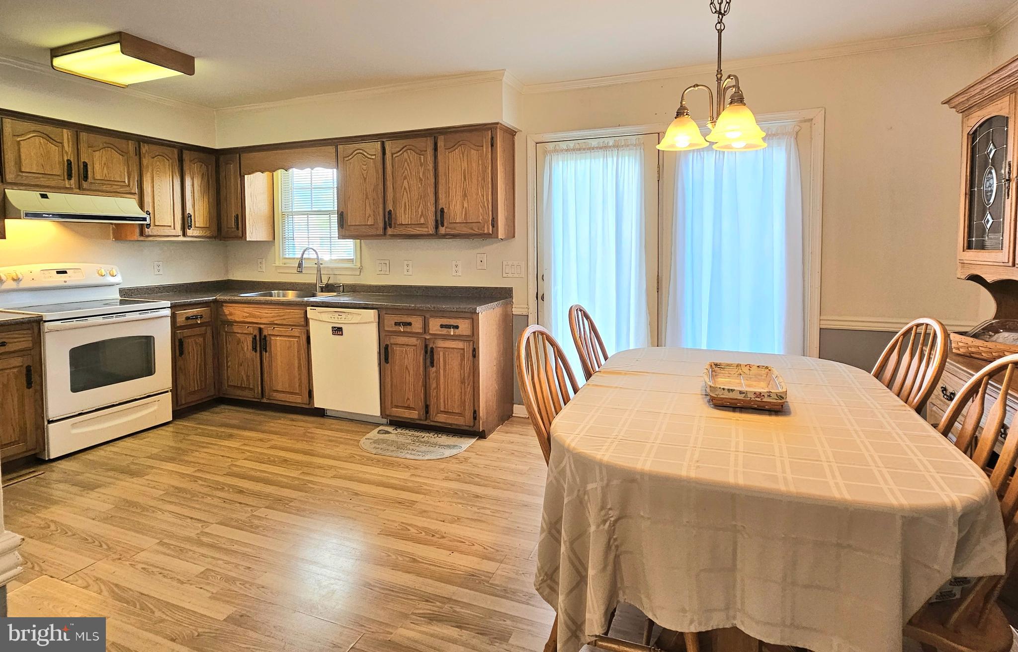 1009 SUMAC CIRCLE