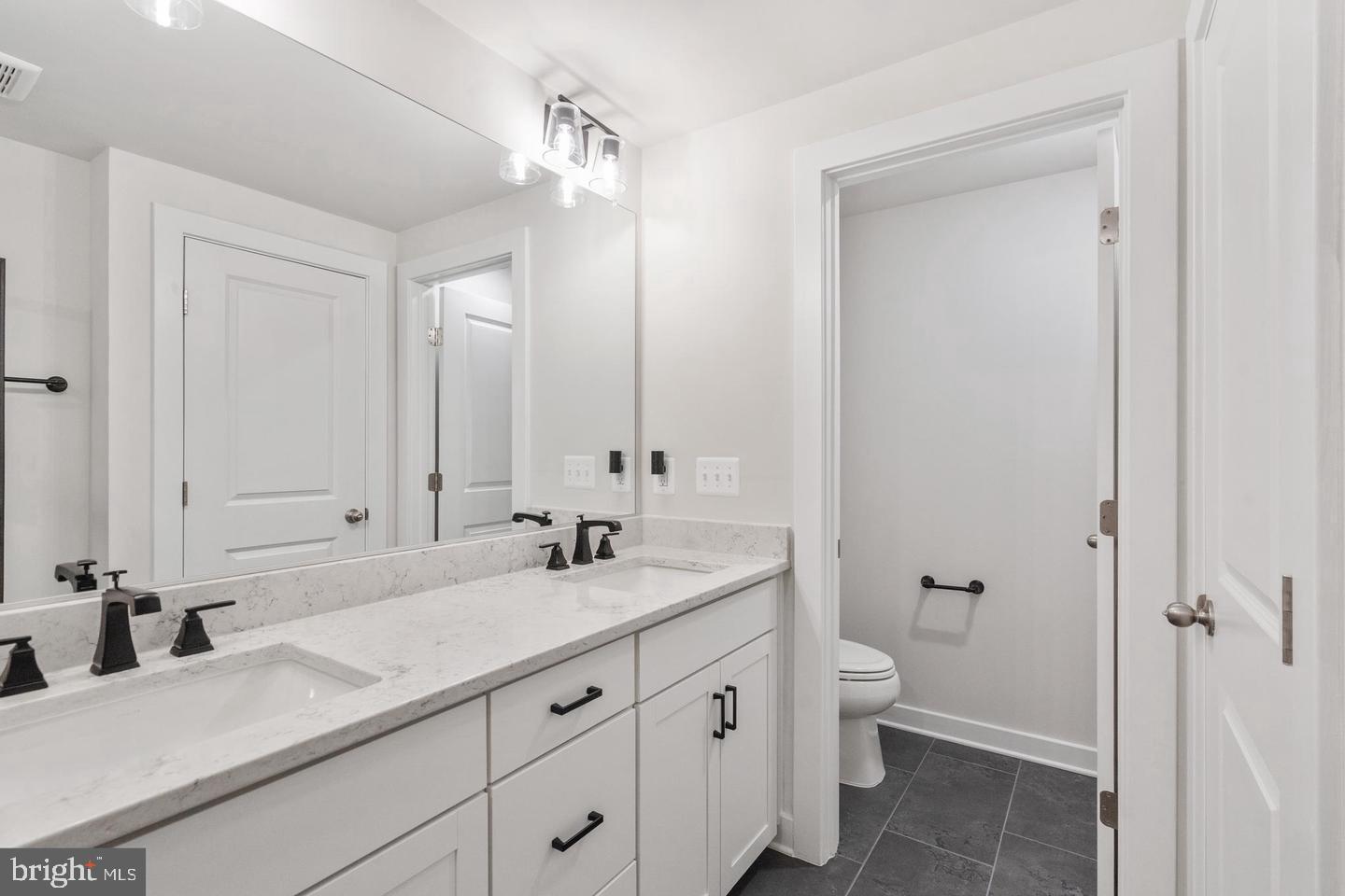 KINCORA - Residential Lease