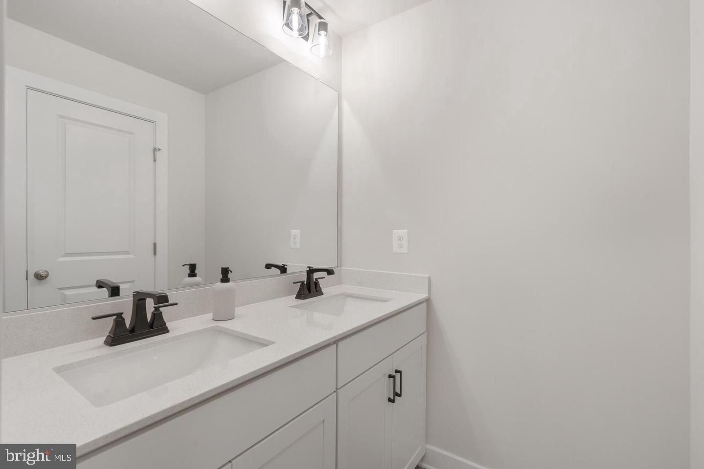 KINCORA - Residential Lease