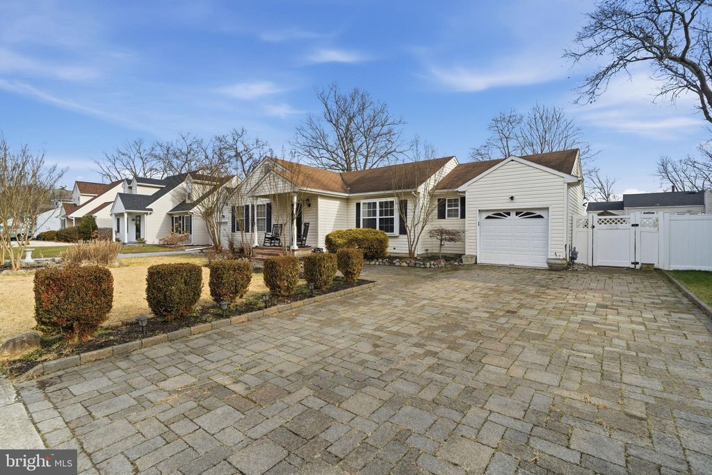 Photo of 7 Shelli Terrace, BARNEGAT, NJ 08005 (MLS # NJOC2039276)