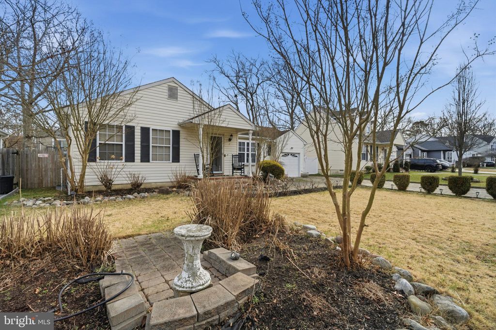 Photo of 7 Shelli Terrace, BARNEGAT, NJ 08005 (MLS # NJOC2039276)