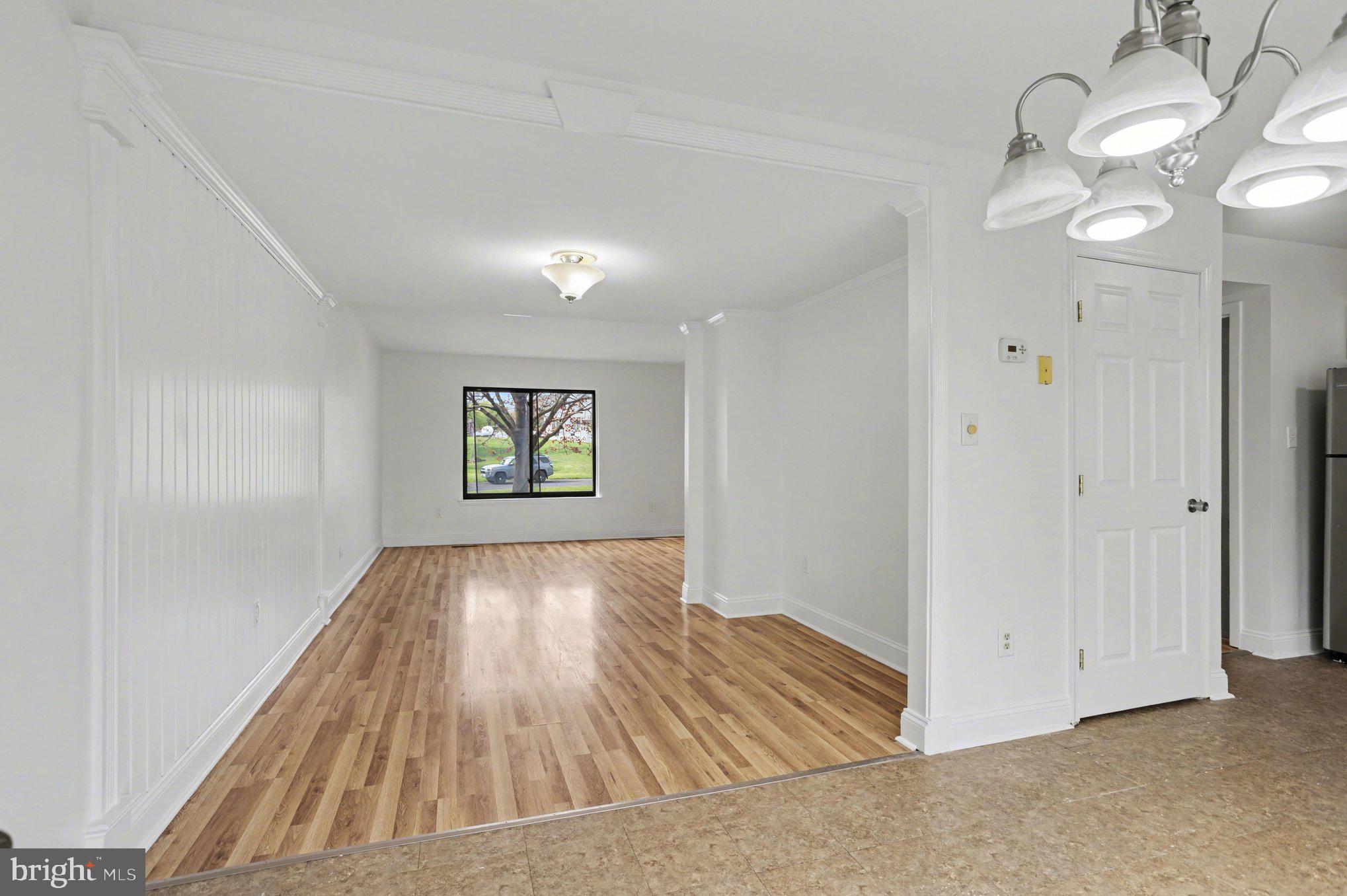 SEVEN COURTS - Residential