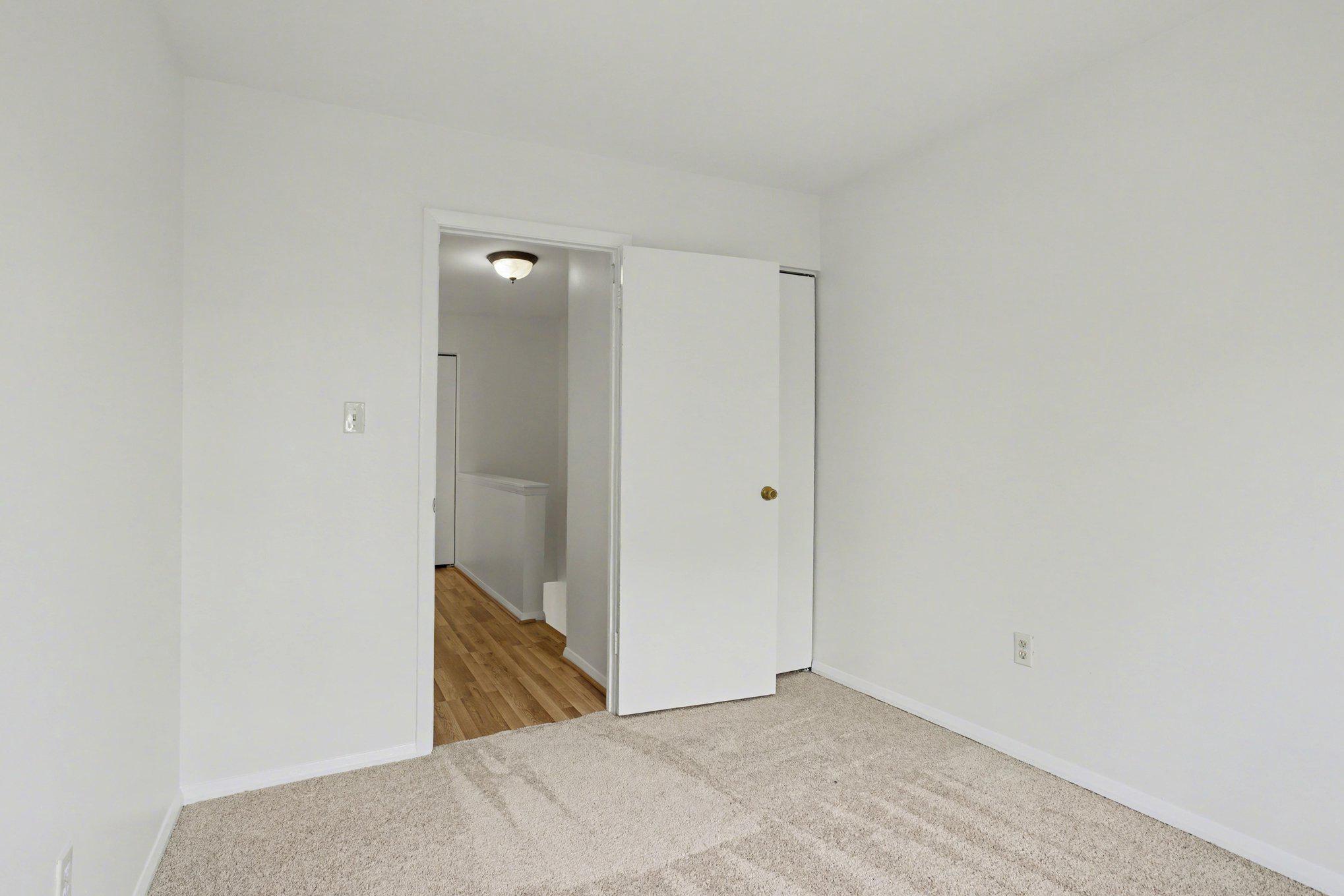 SEVEN COURTS - Residential