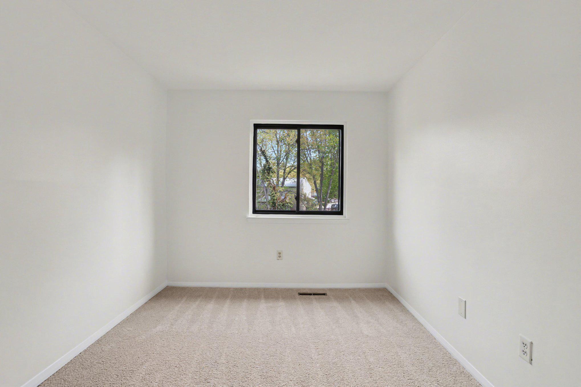 SEVEN COURTS - Residential