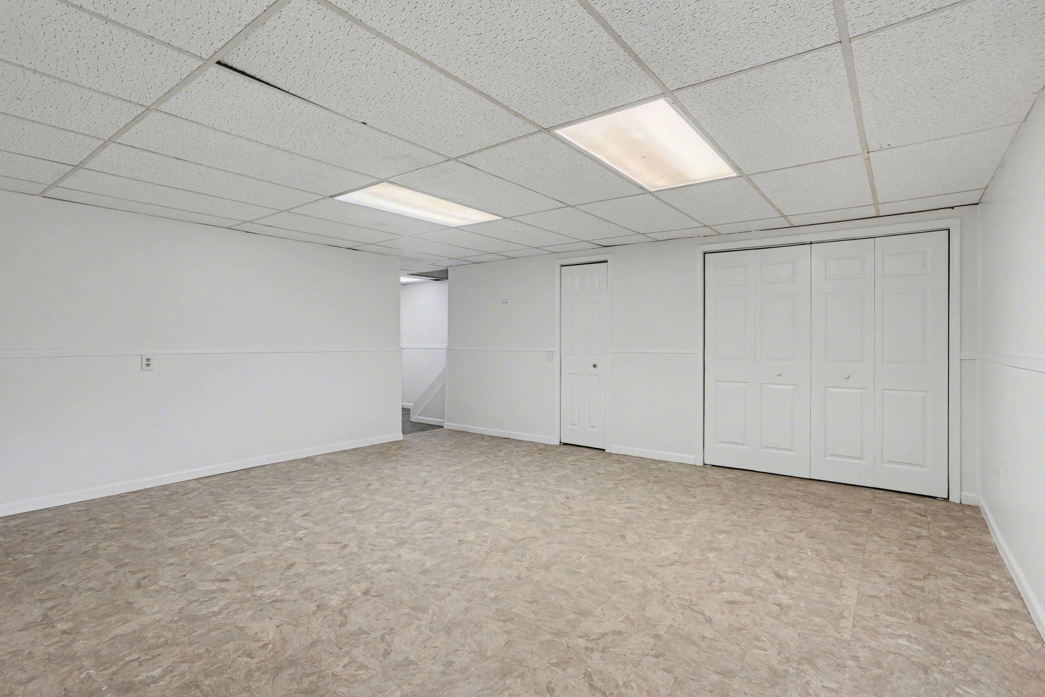 SEVEN COURTS - Residential