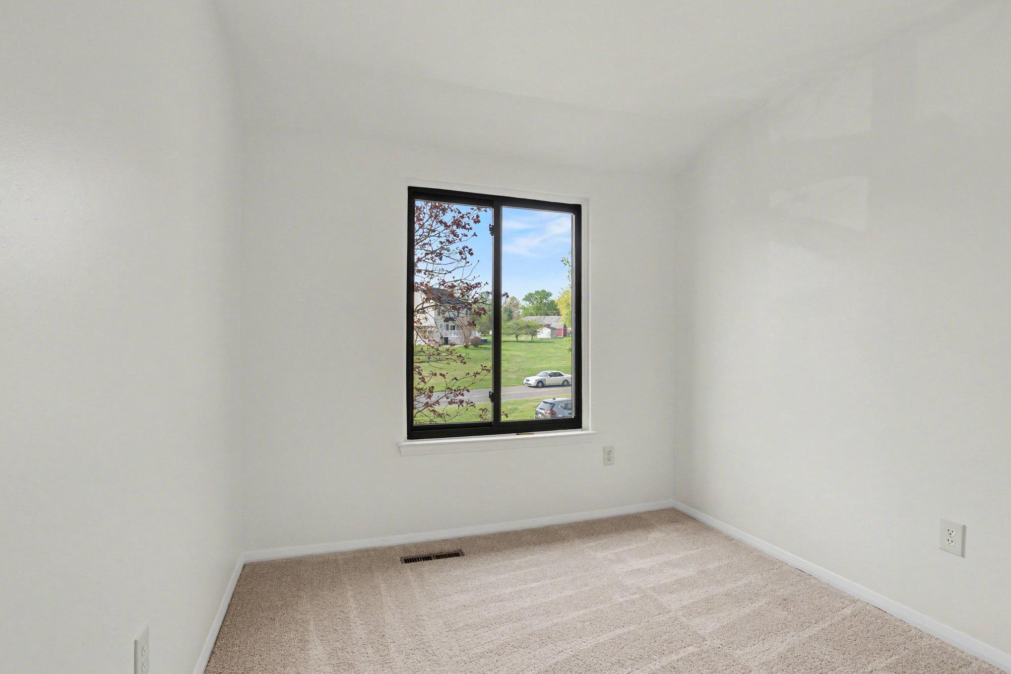 SEVEN COURTS - Residential