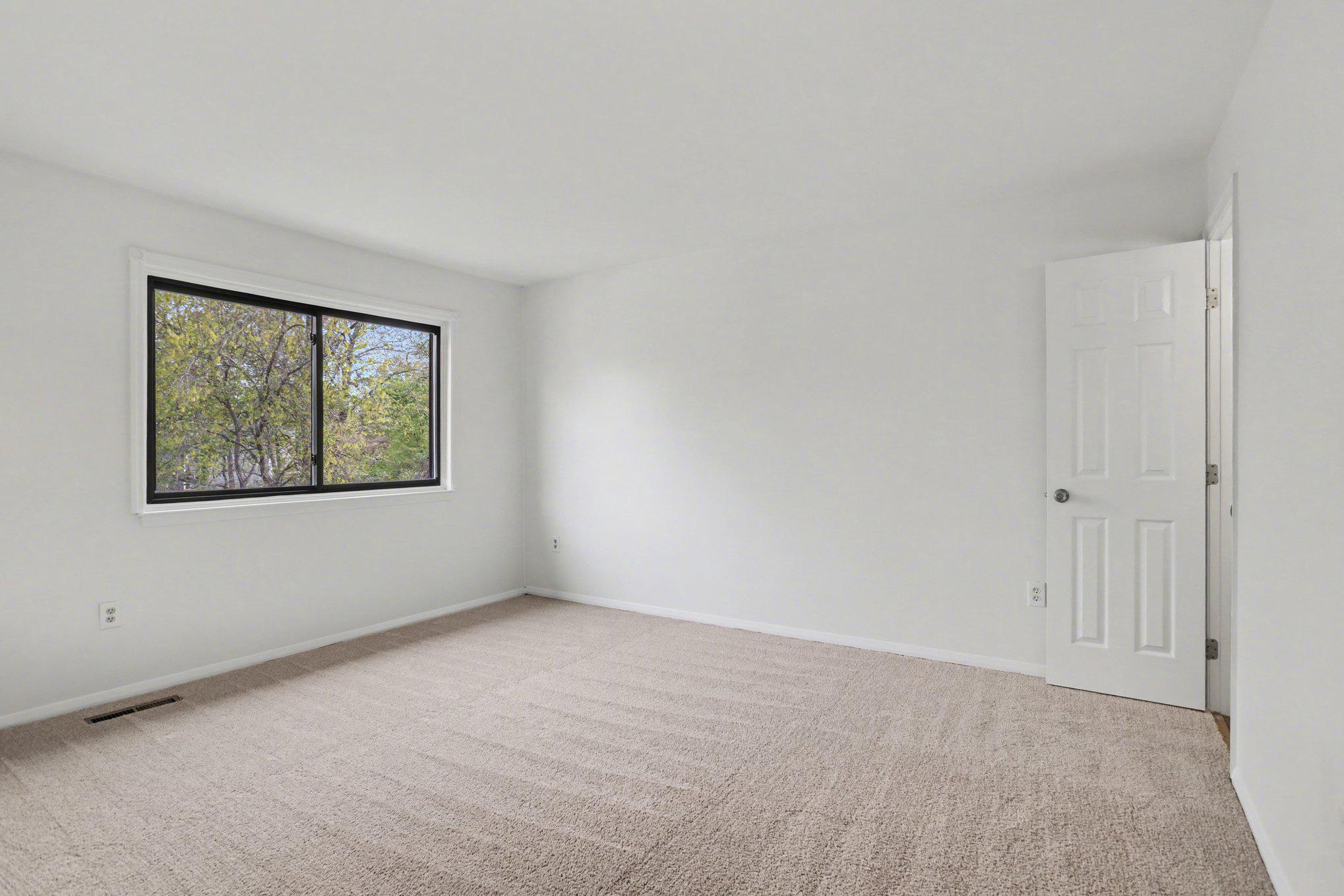 SEVEN COURTS - Residential