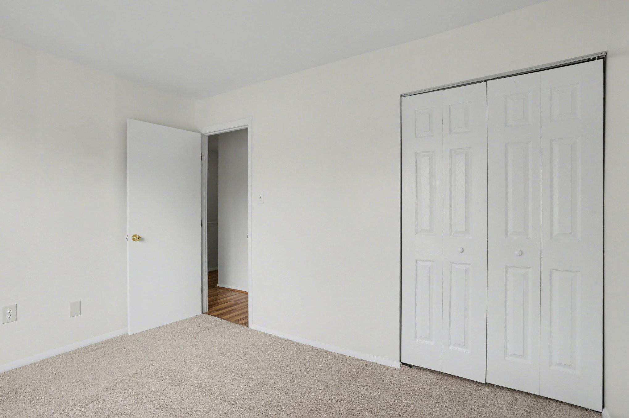 SEVEN COURTS - Residential