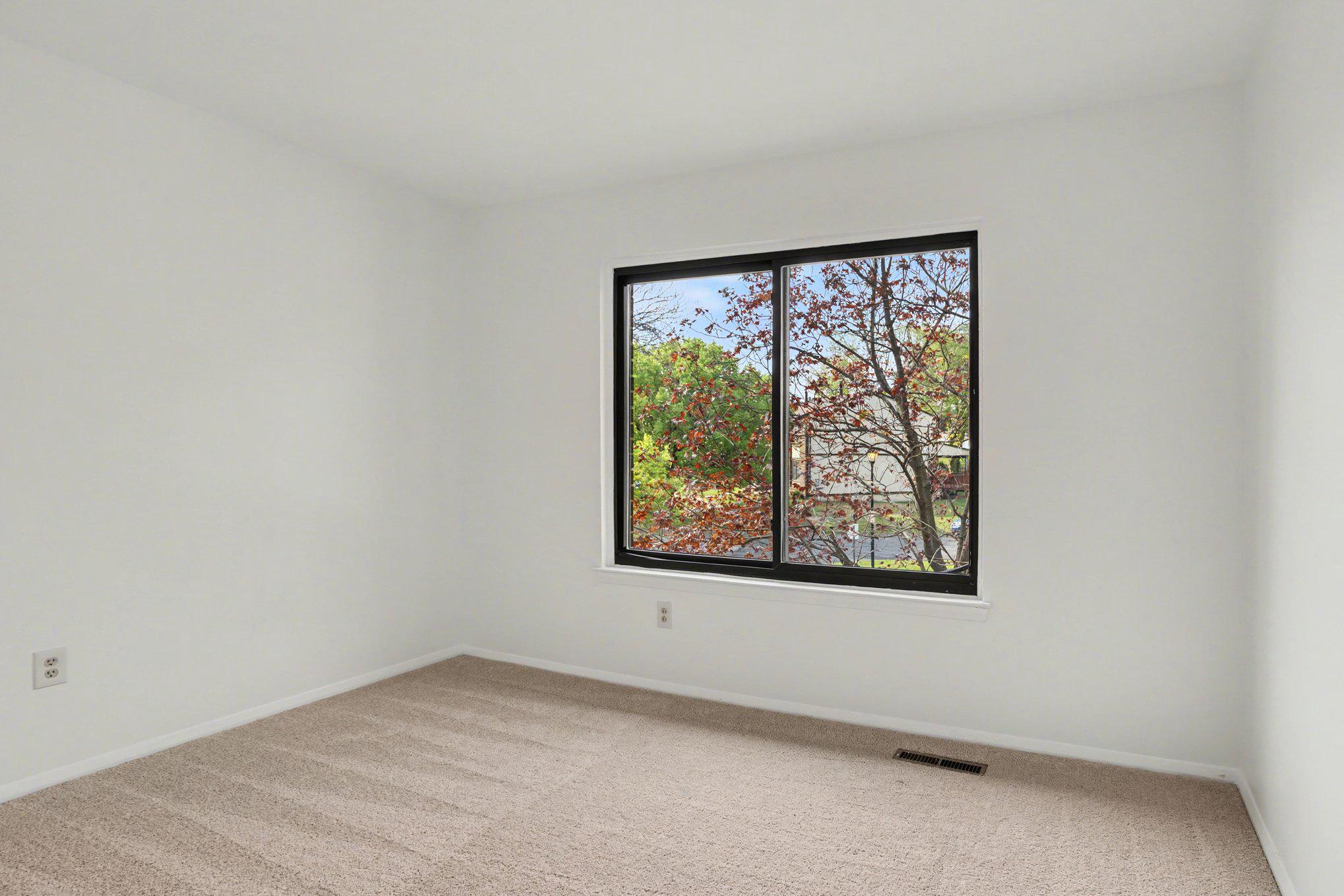 SEVEN COURTS - Residential