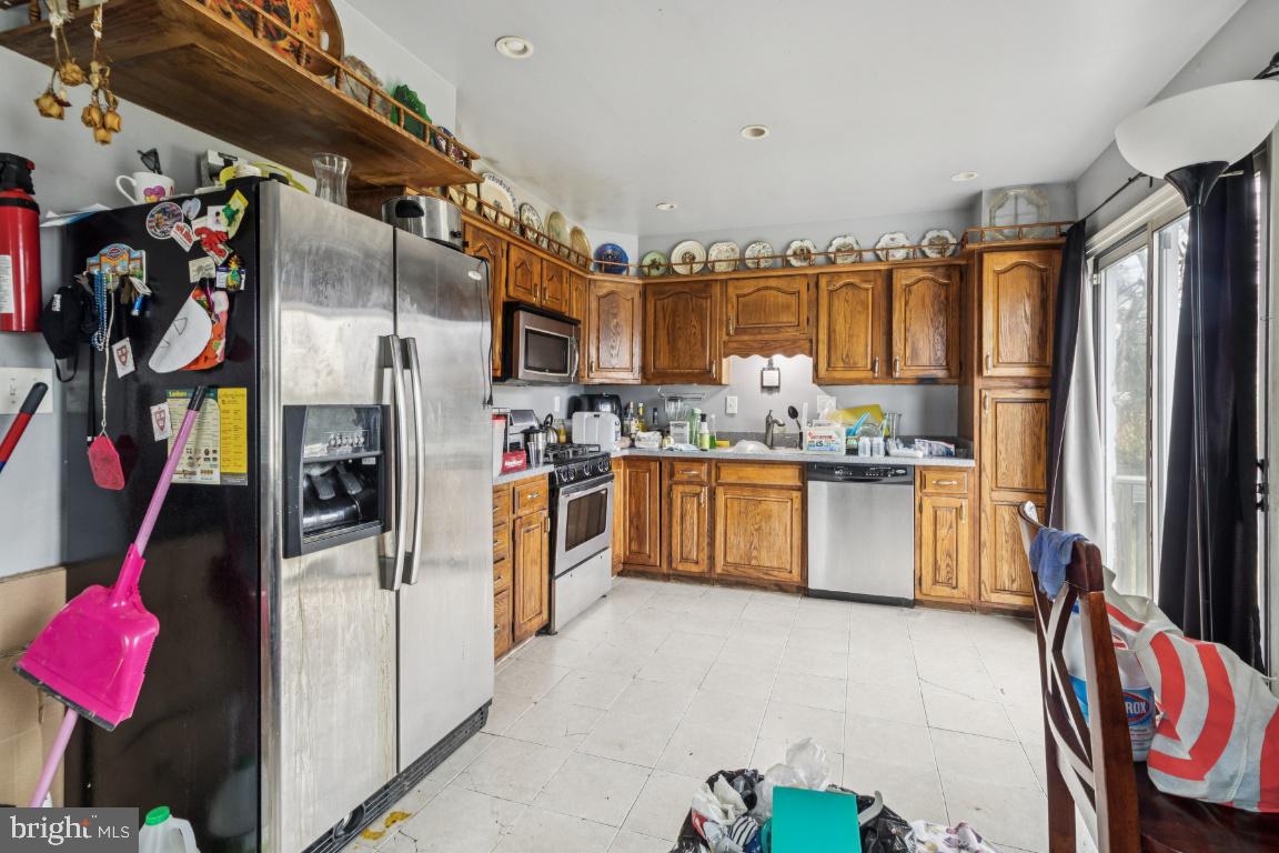 WHITFIELD KNOLLS - Residential