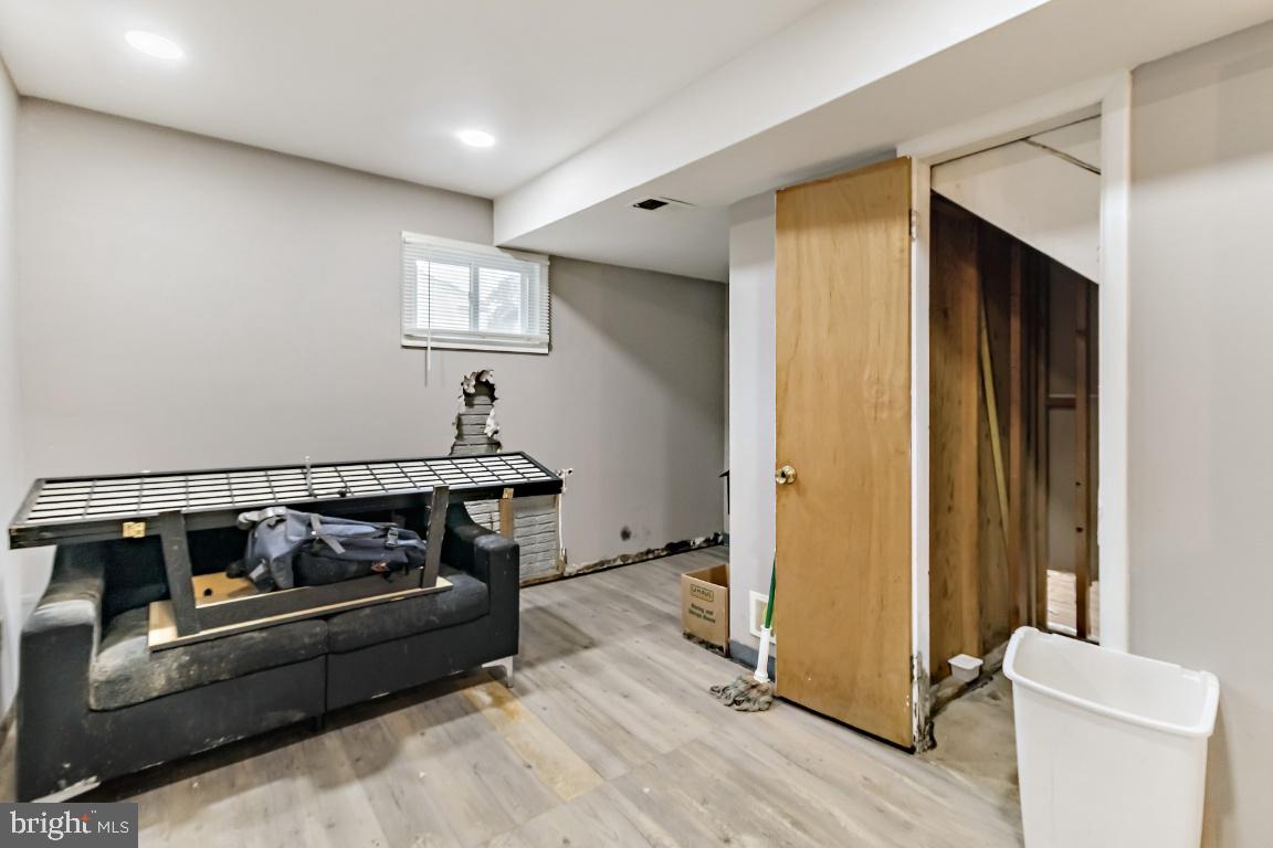 WHITFIELD KNOLLS - Residential