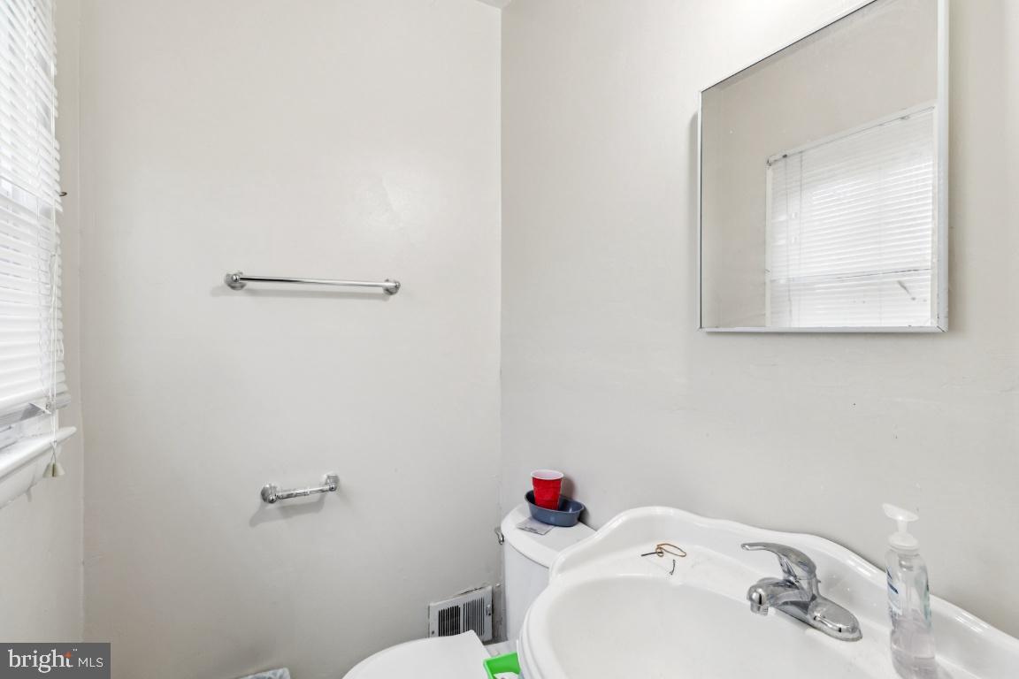 WHITFIELD KNOLLS - Residential