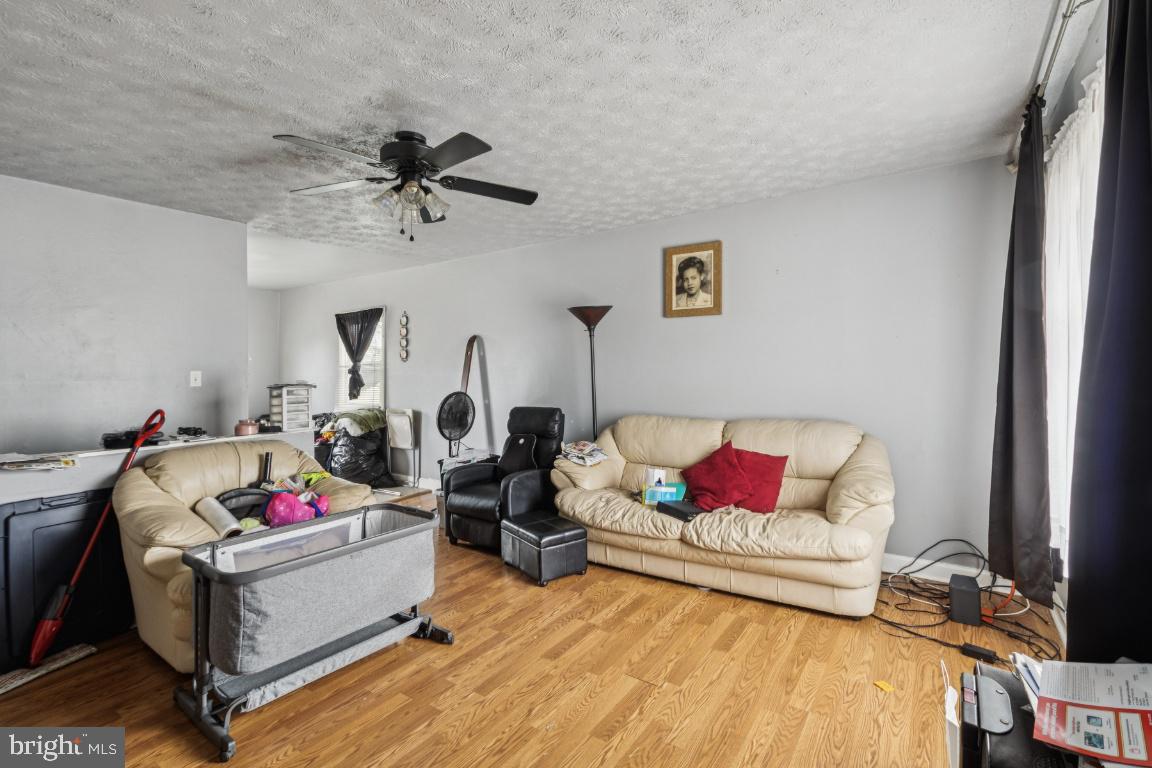 WHITFIELD KNOLLS - Residential