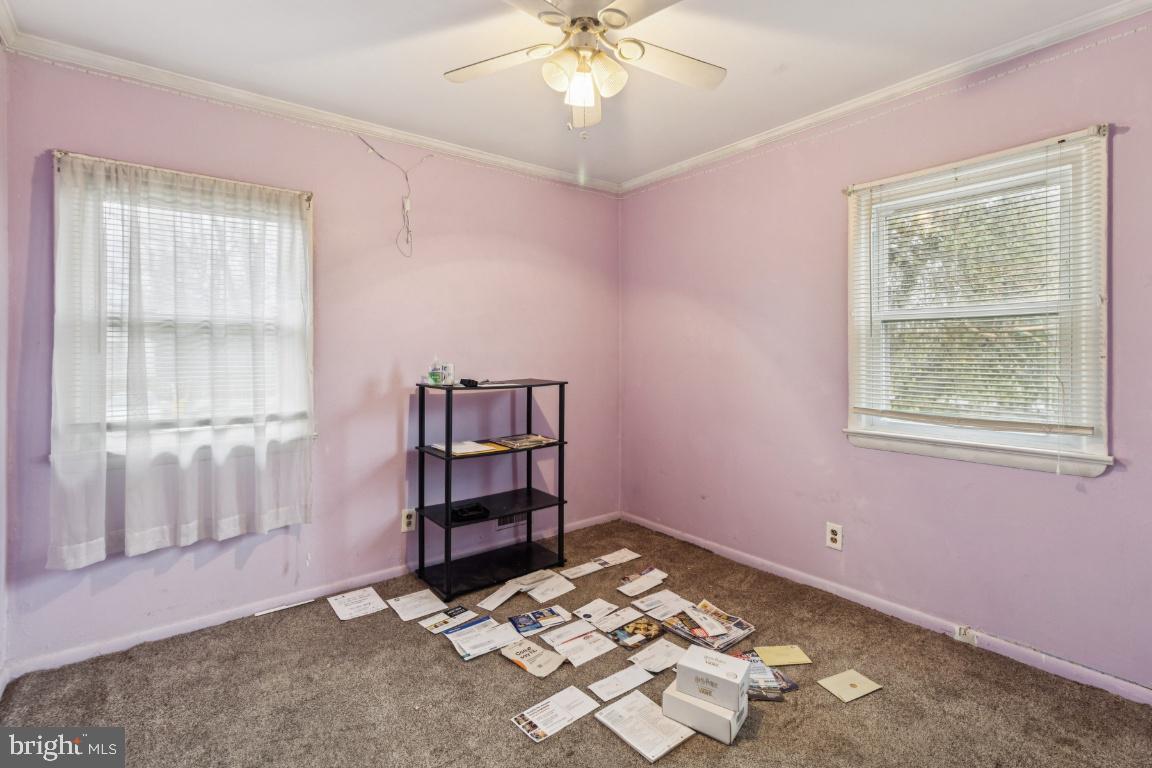 WHITFIELD KNOLLS - Residential