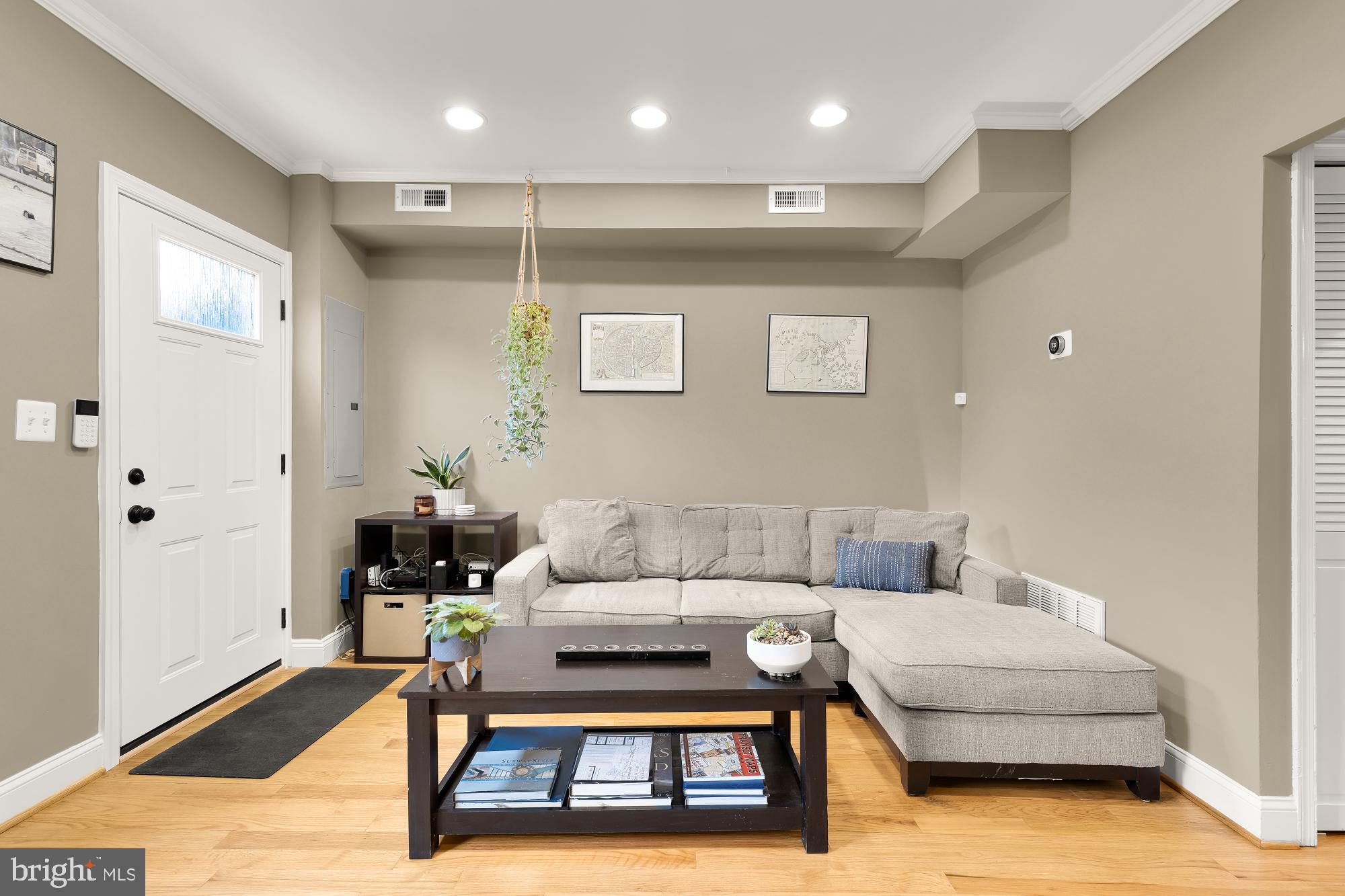 1936 CAPITOL AVENUE NE