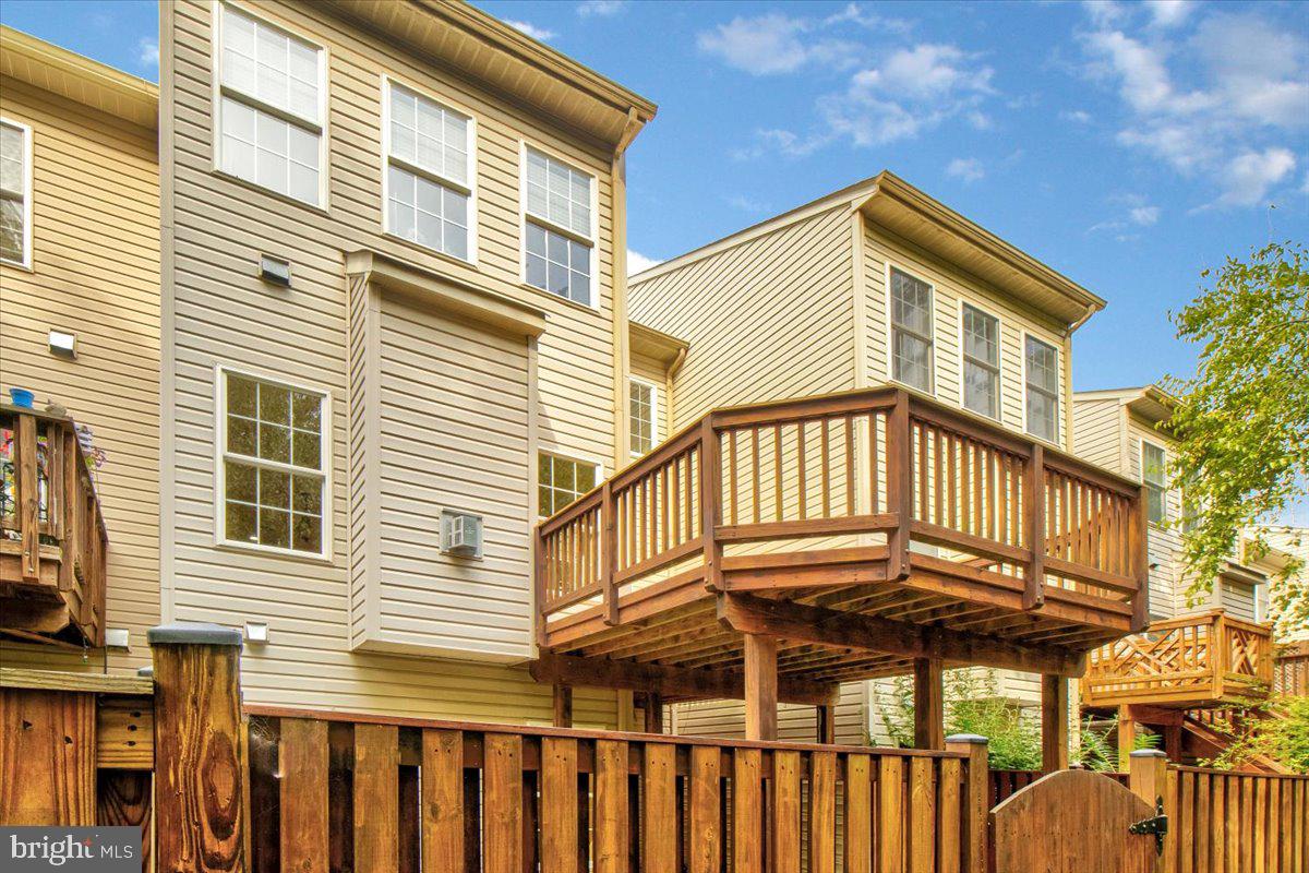 ELMWOOD - Residential