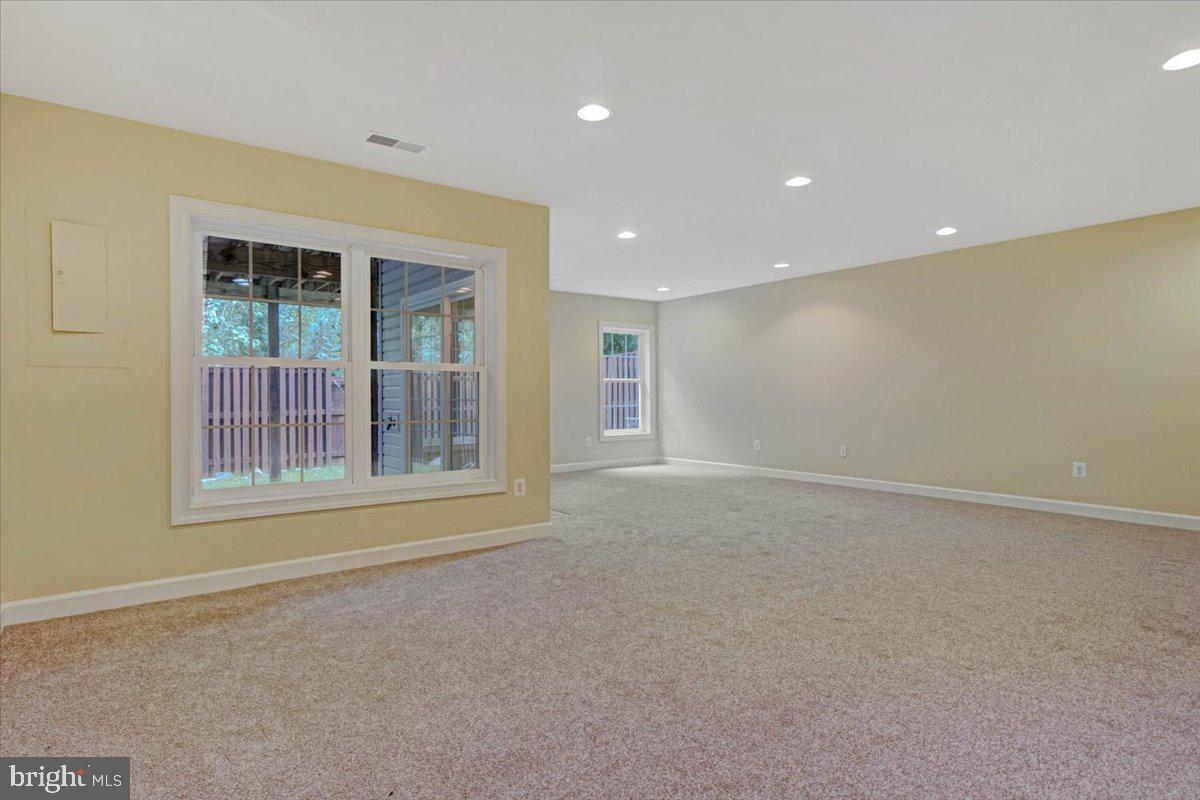 ELMWOOD - Residential