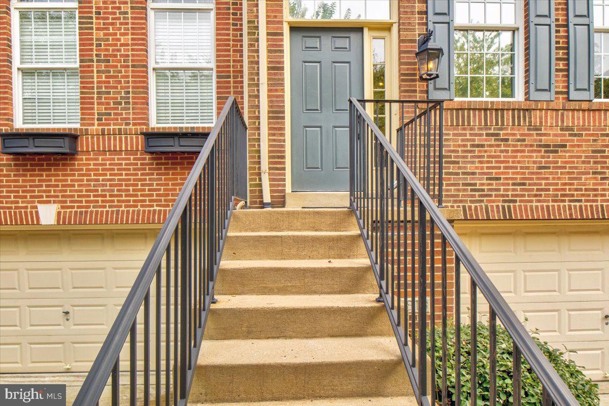 ELMWOOD - Residential