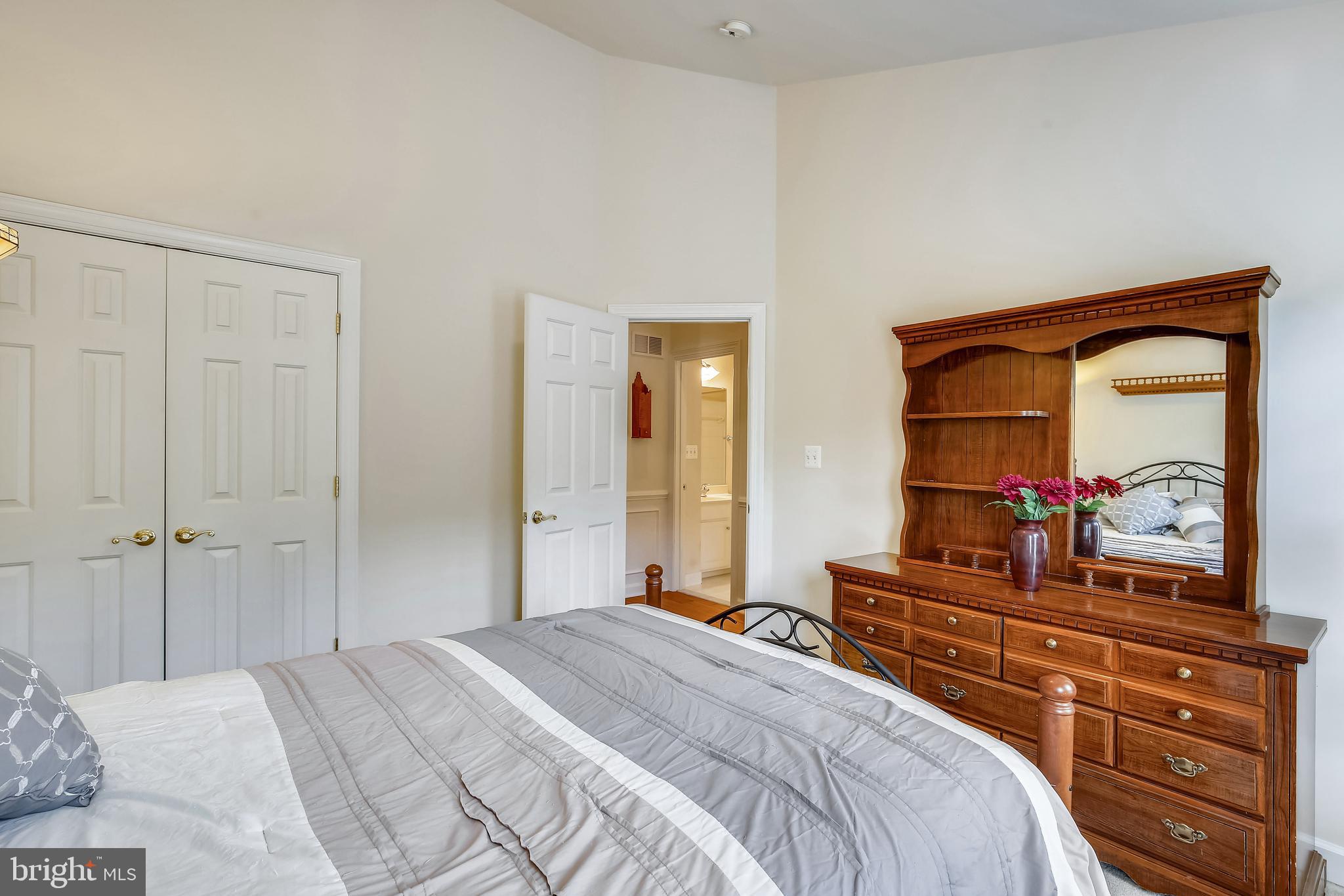 ELMWOOD - Residential