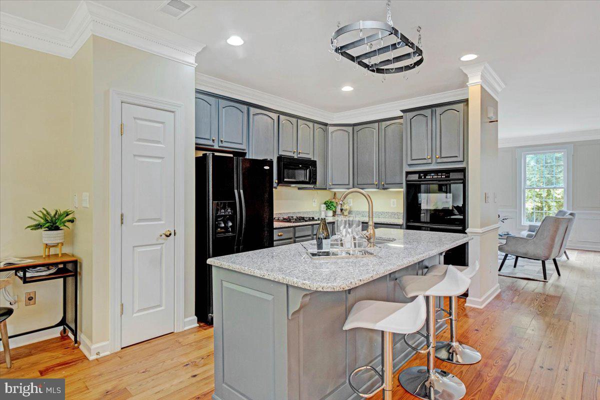 ELMWOOD - Residential