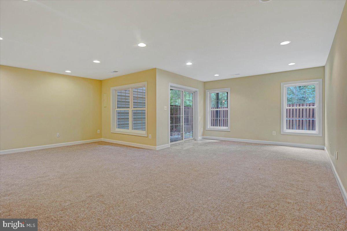 ELMWOOD - Residential