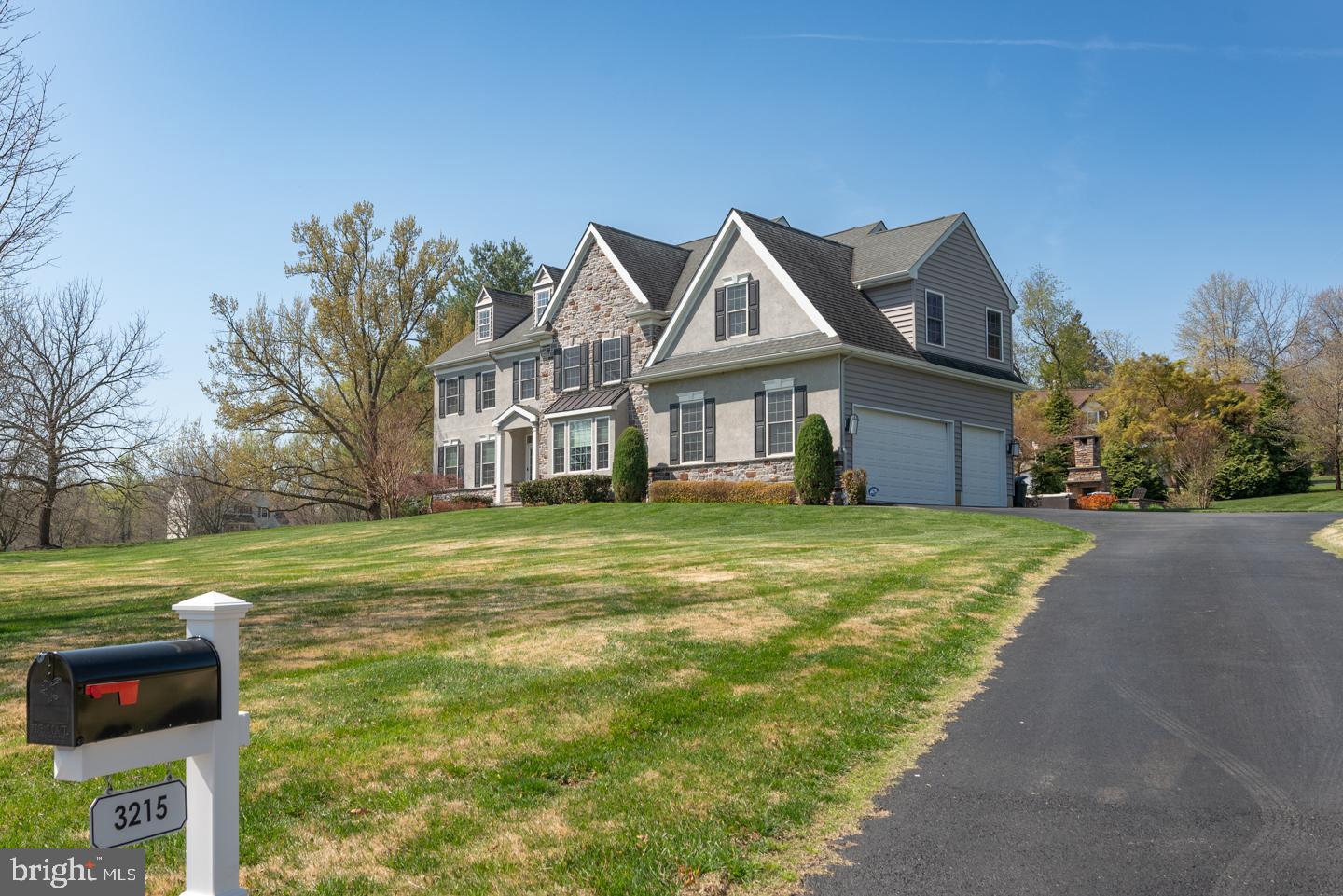 HIDDEN CREEK - Residential