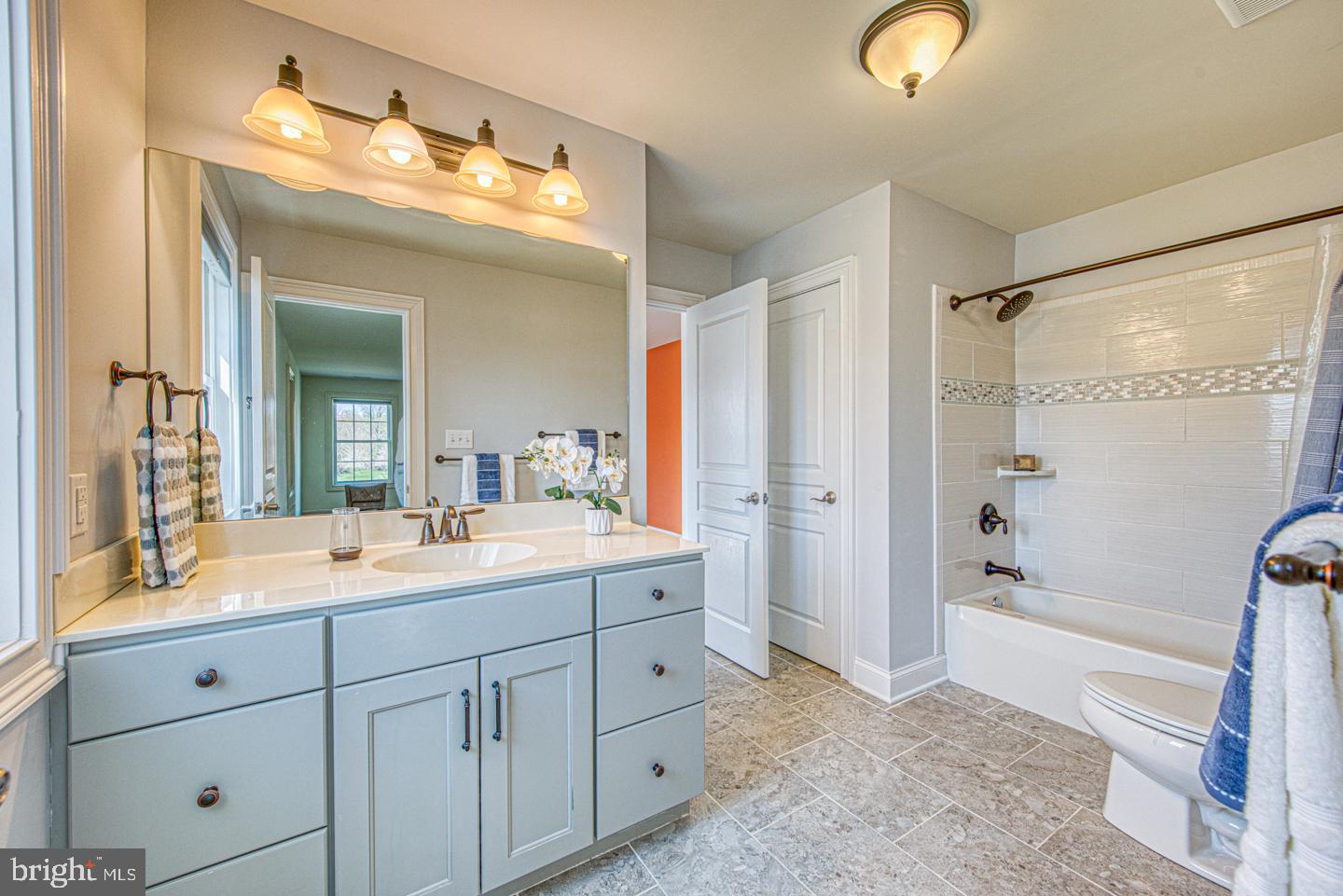 HIDDEN CREEK - Residential