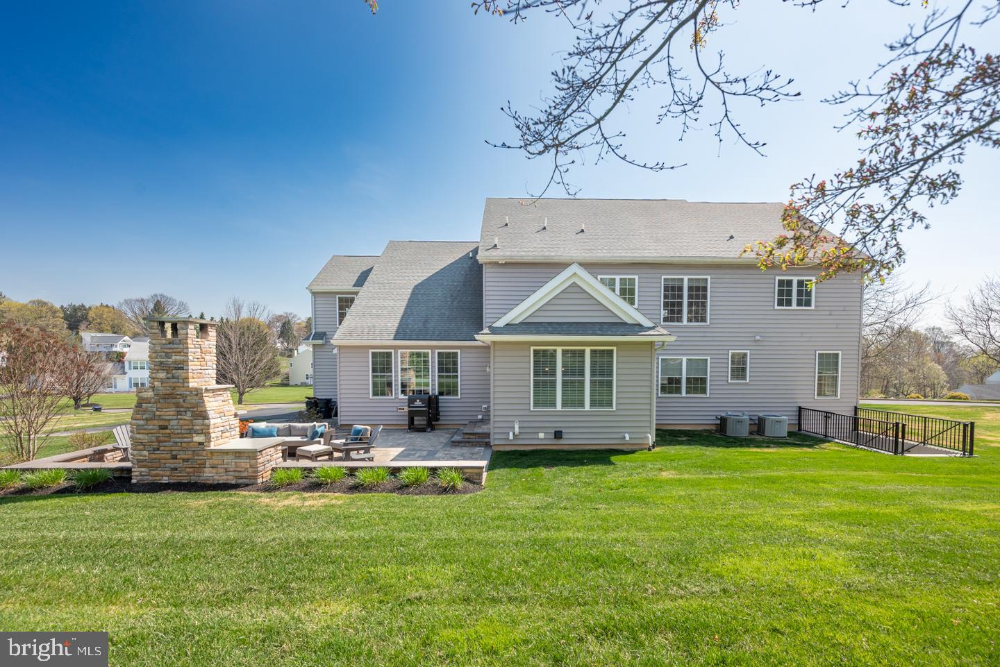 HIDDEN CREEK - Residential