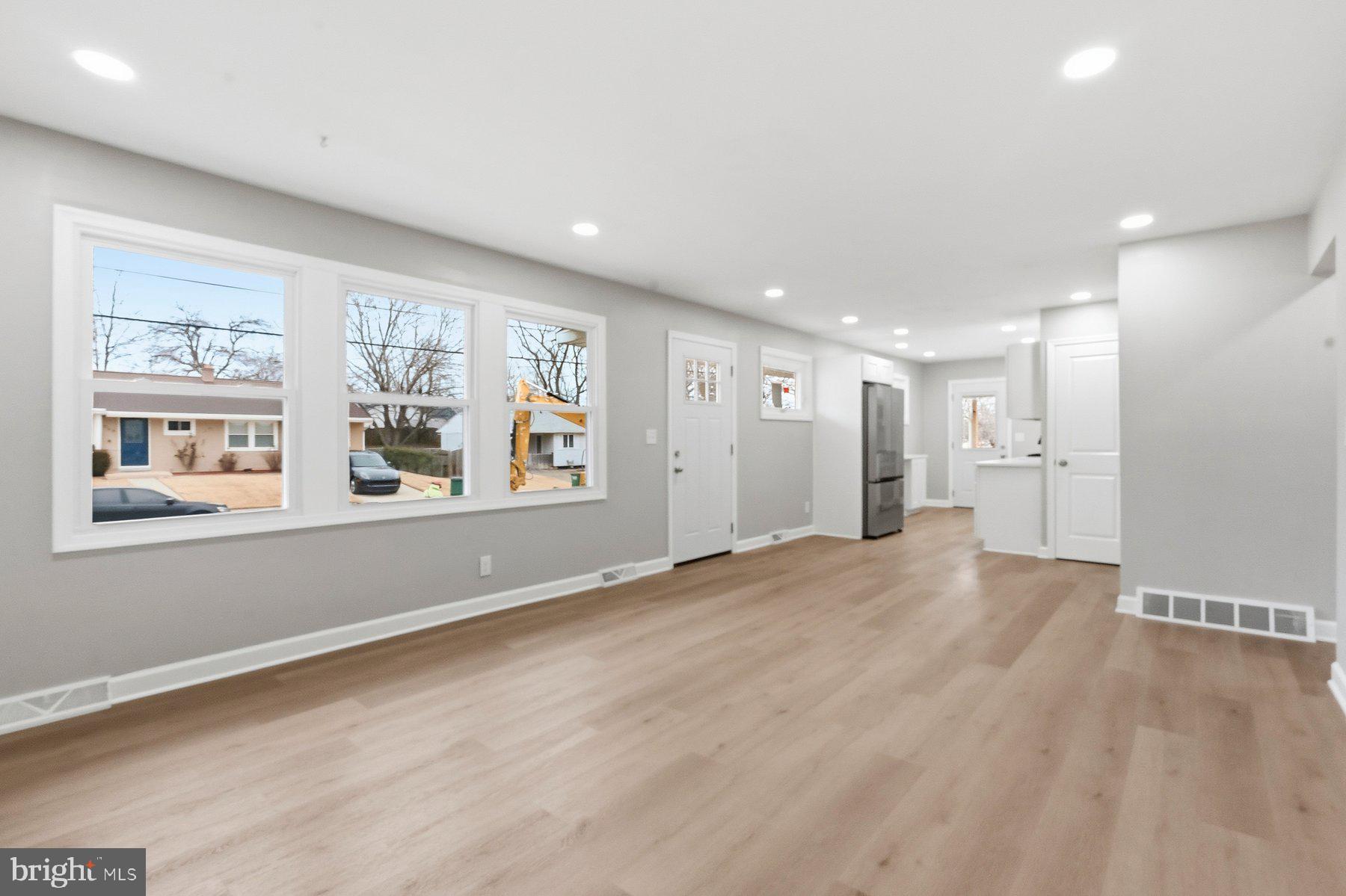 ABERDEEN HILLS - Residential