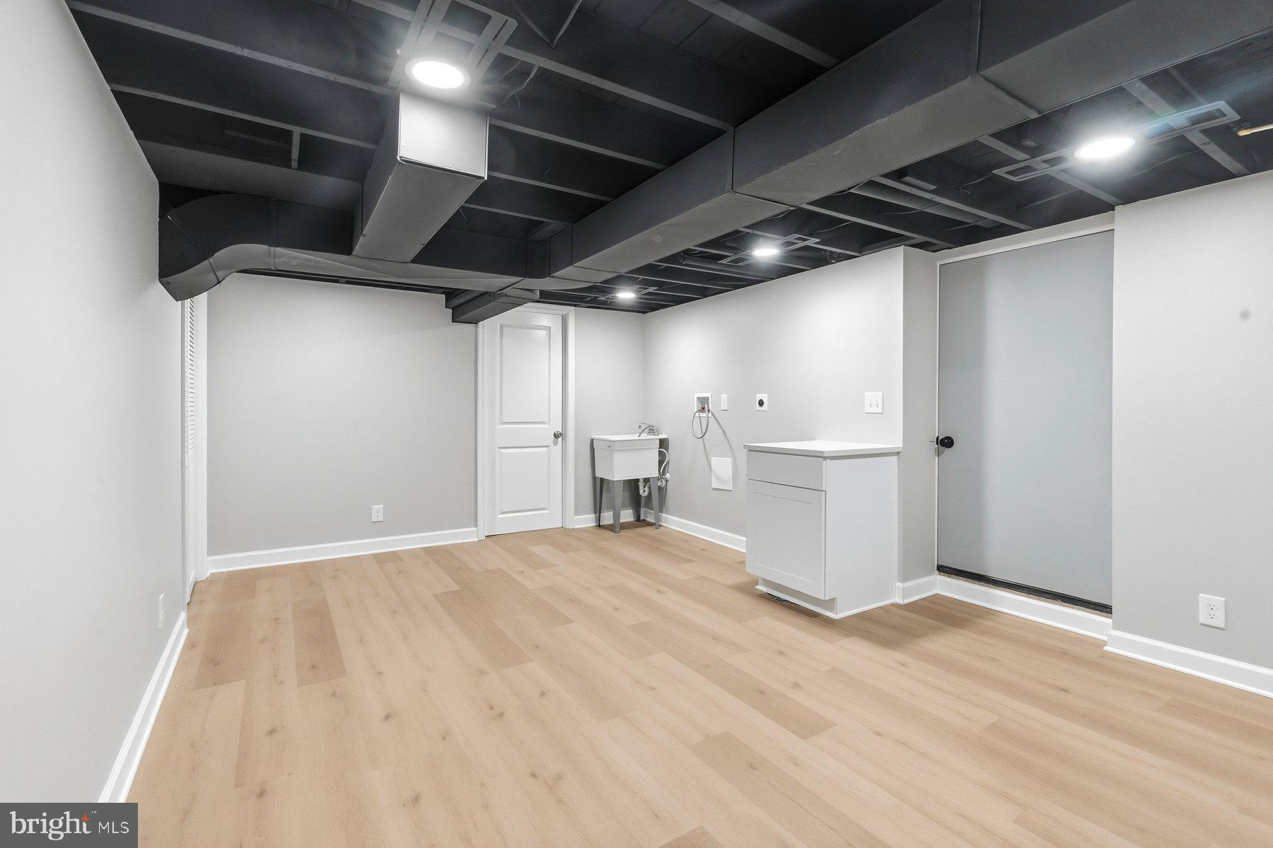 ABERDEEN HILLS - Residential