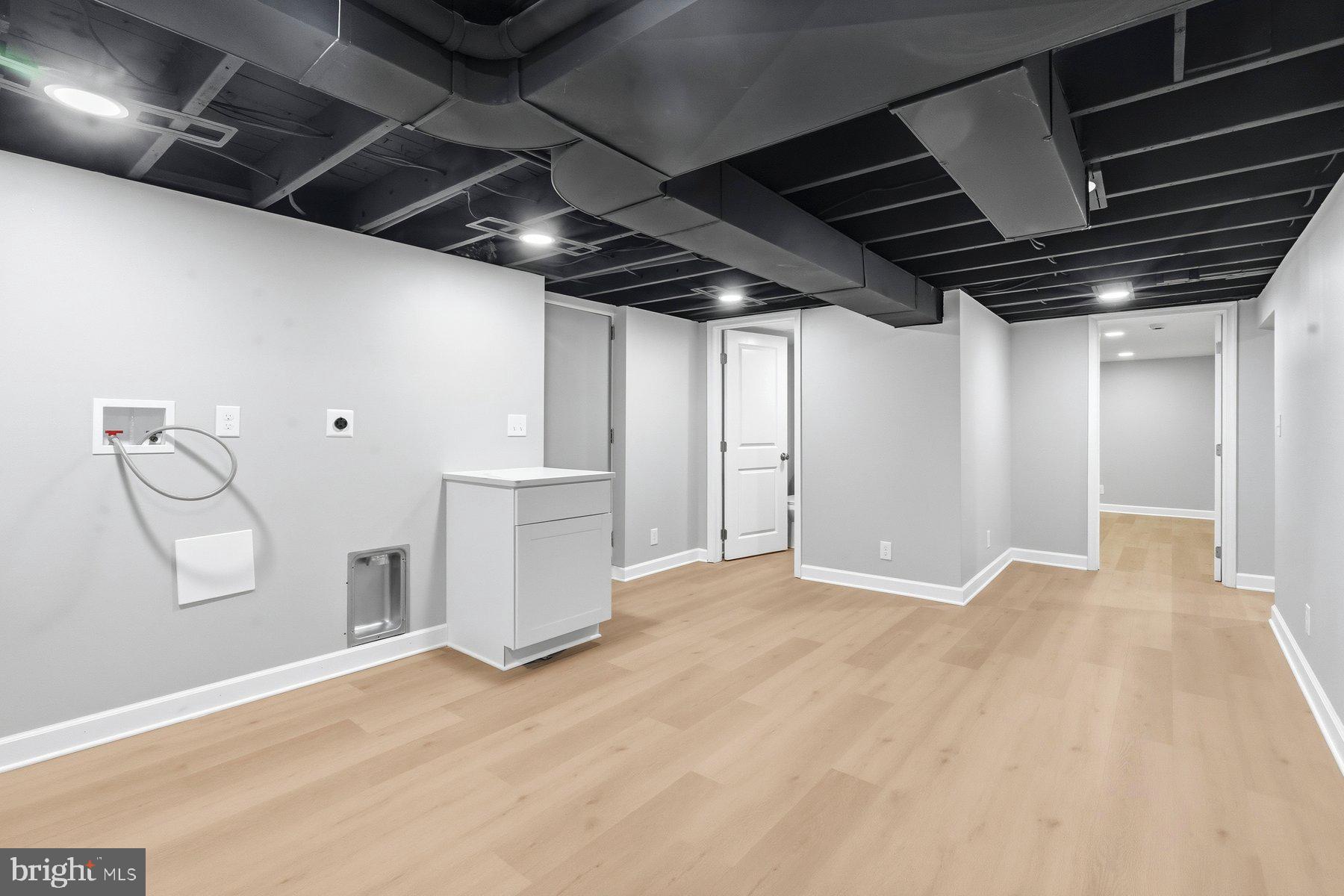 ABERDEEN HILLS - Residential