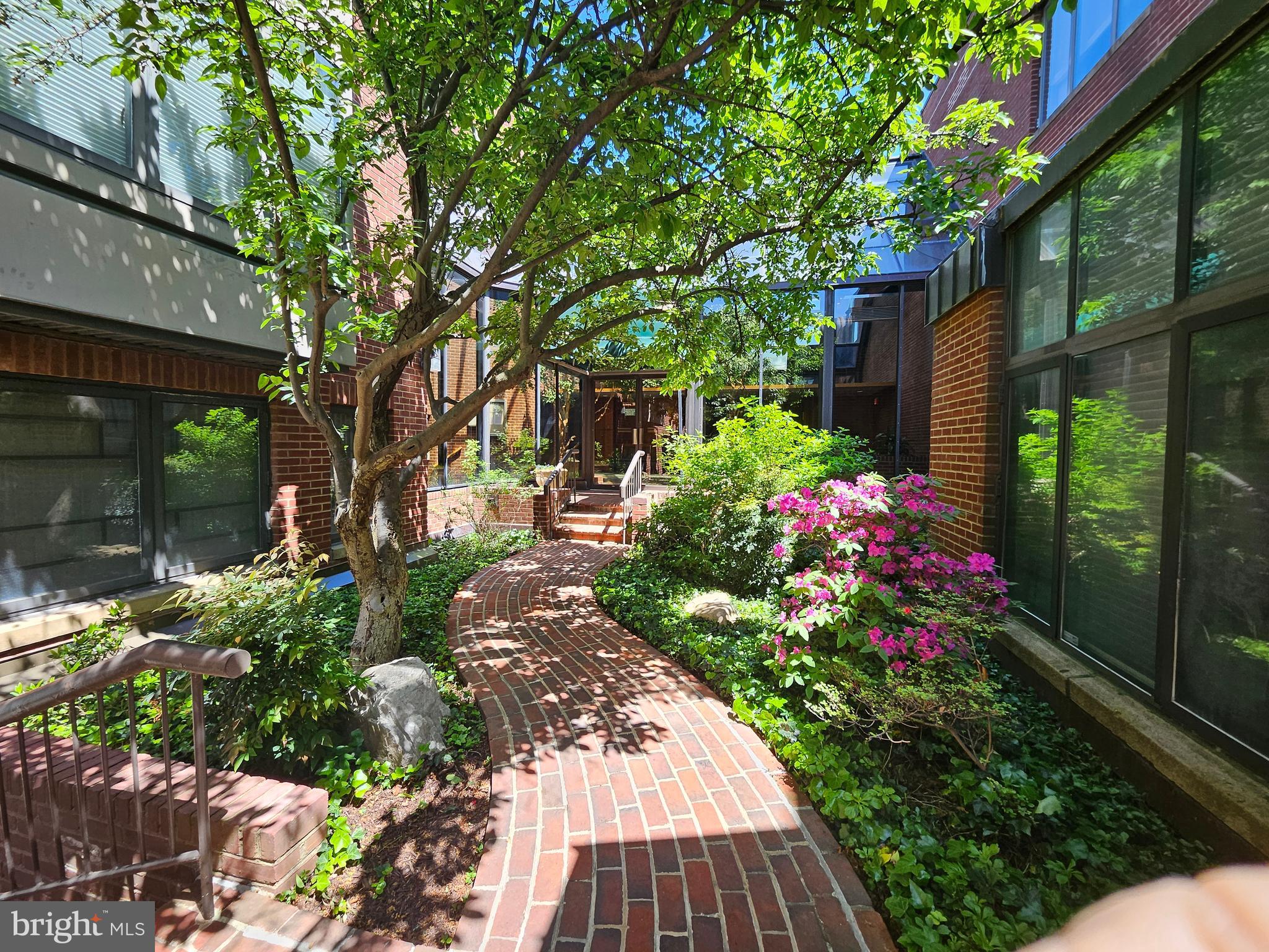 1080 WISCONSIN AVENUE NW 103/104