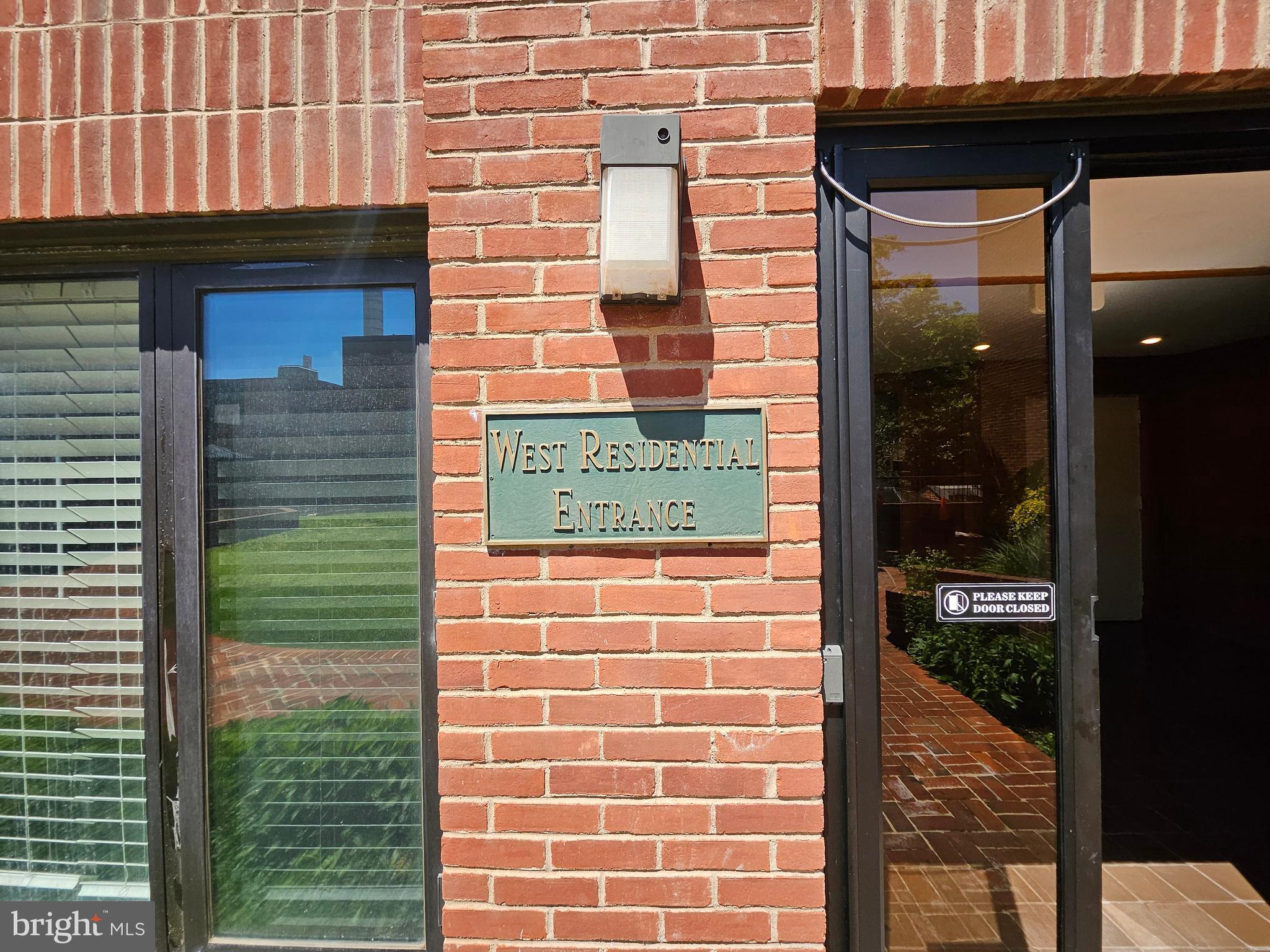 1080 WISCONSIN AVENUE NW 103/104