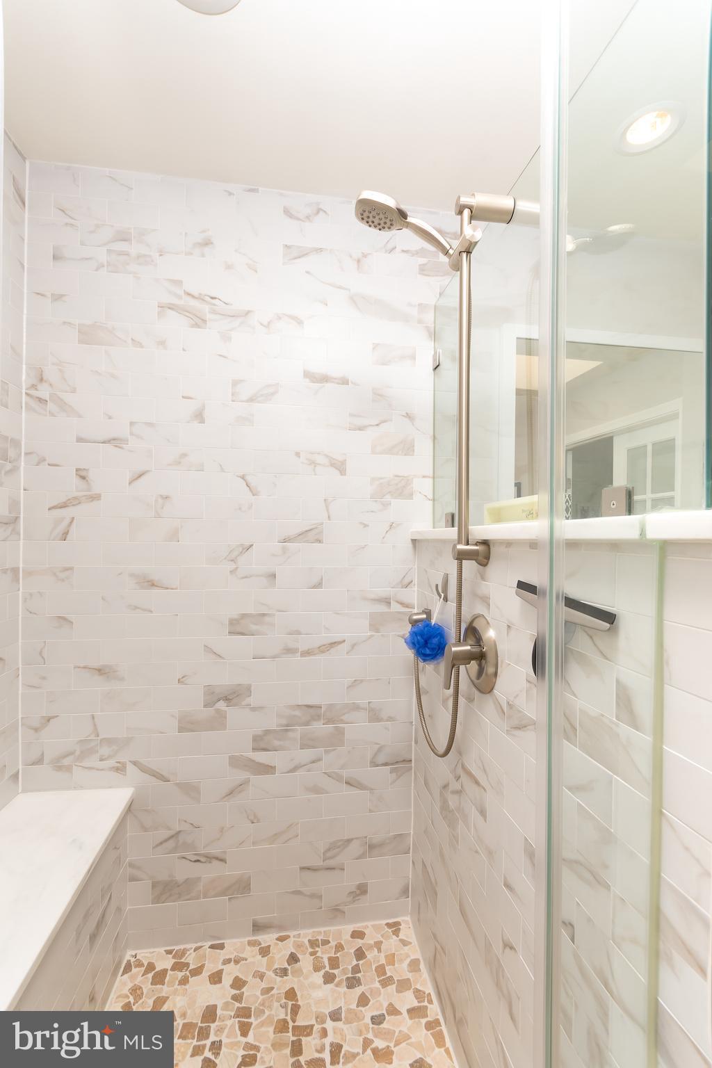 LAKE RIDGE - Residential