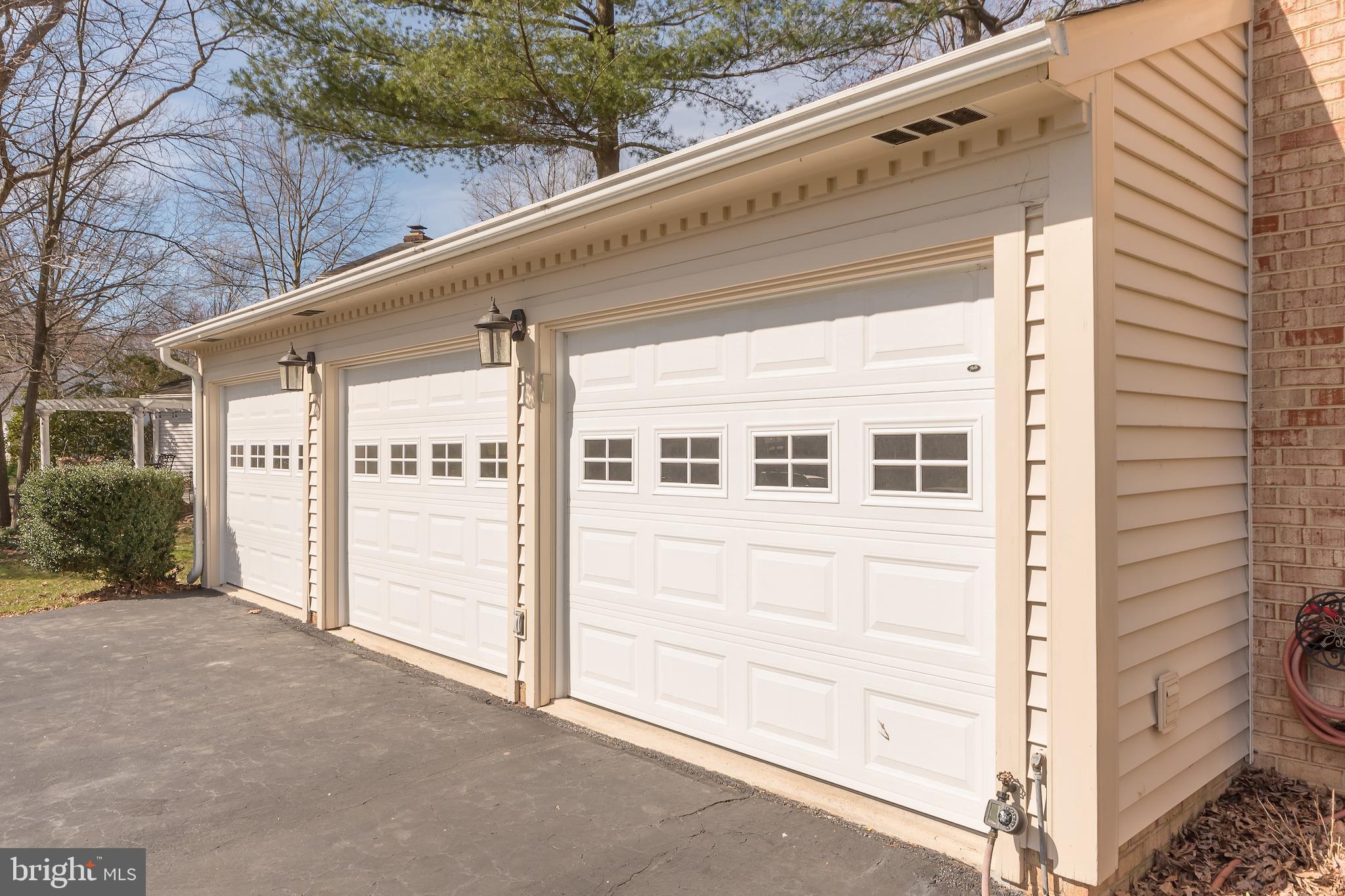 LAKE RIDGE - Residential