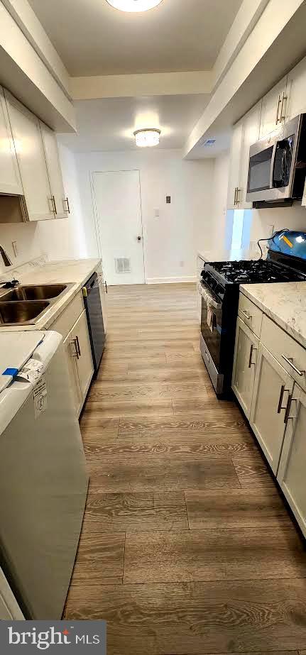 PINES CONDO 01 - Residential Lease