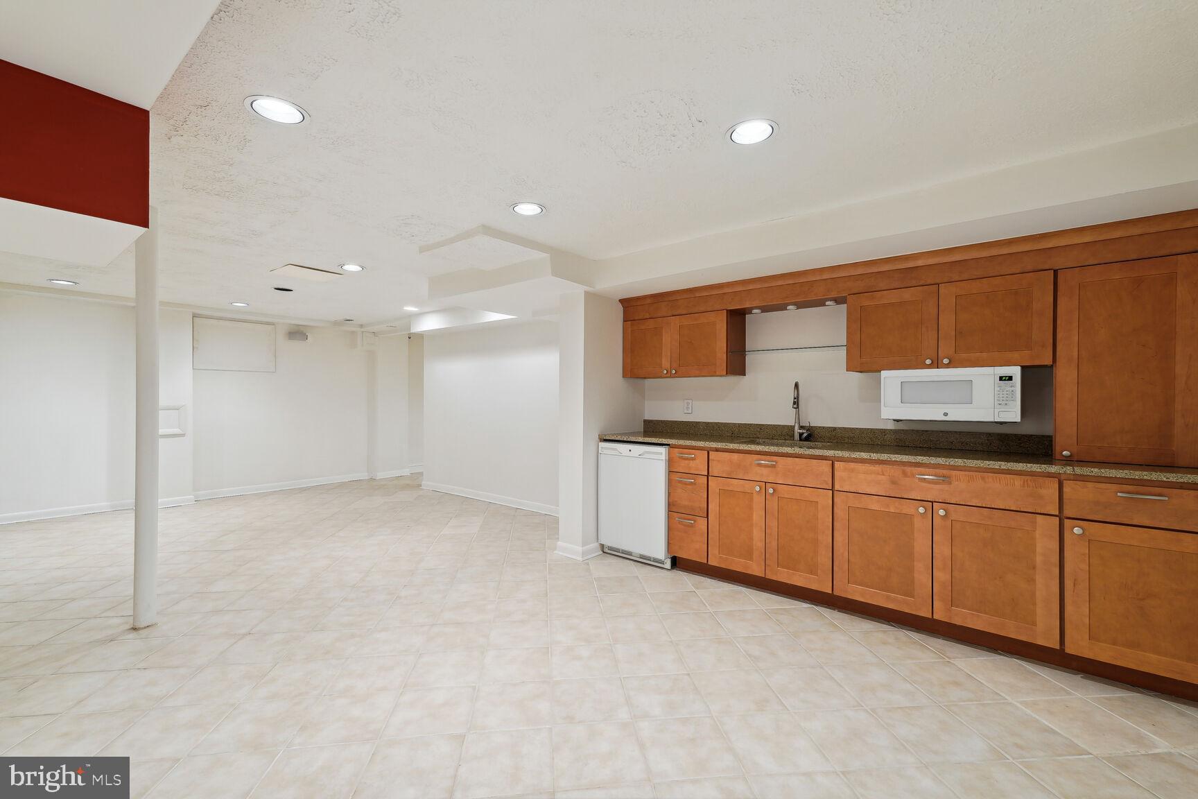 ELMWOOD ESTATES - Residential