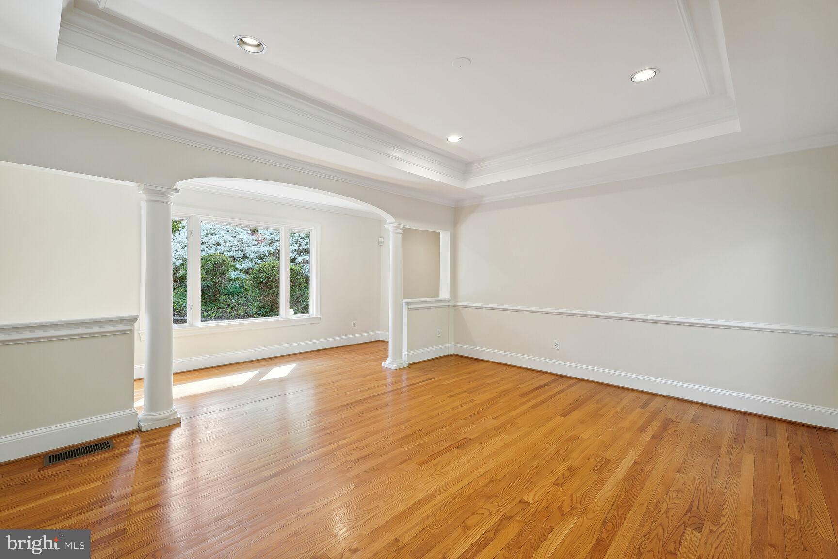 ELMWOOD ESTATES - Residential