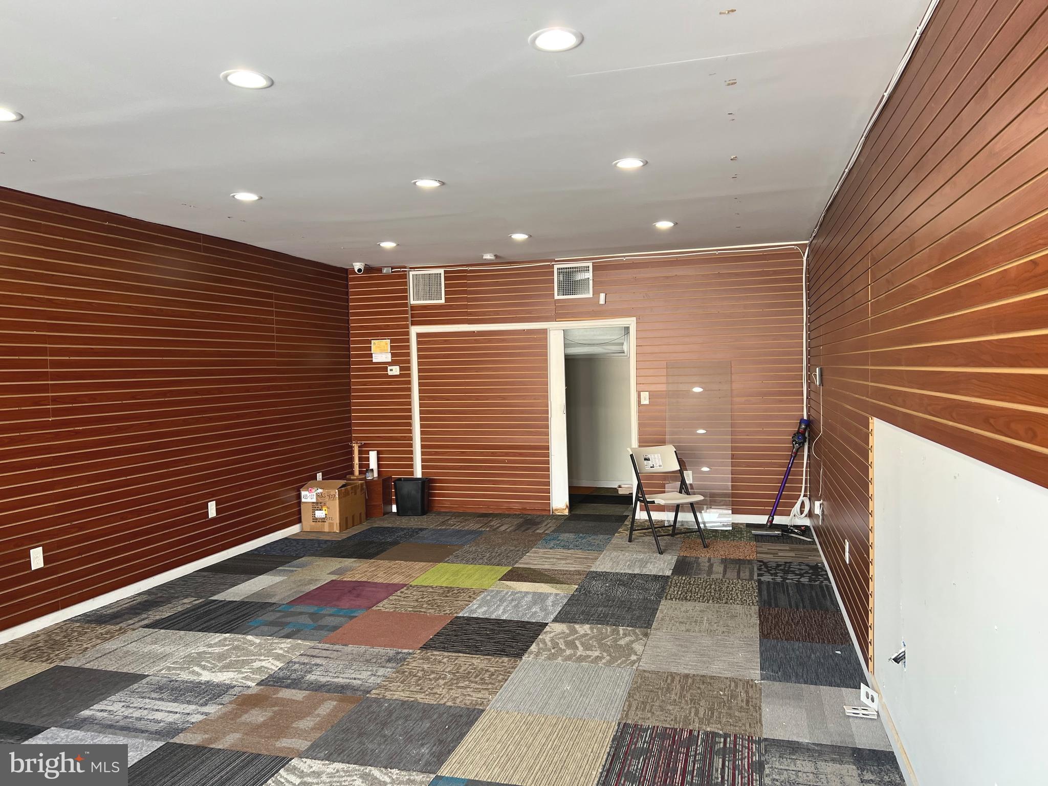 6423,6425,6431,6433 FREDERICK ROAD