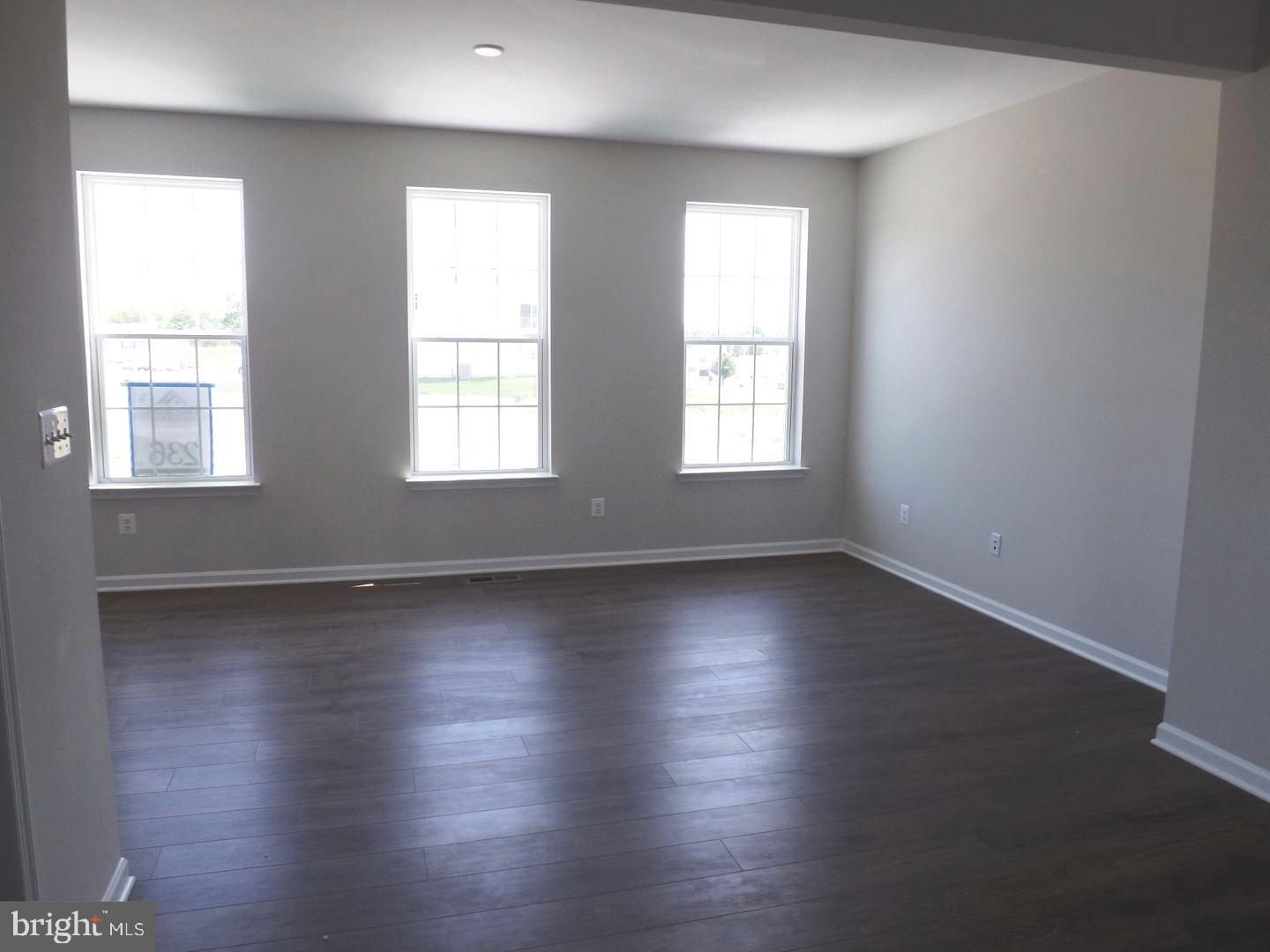 OVERLOOK AT RIVERSIDE TOWNHOMES - Residential