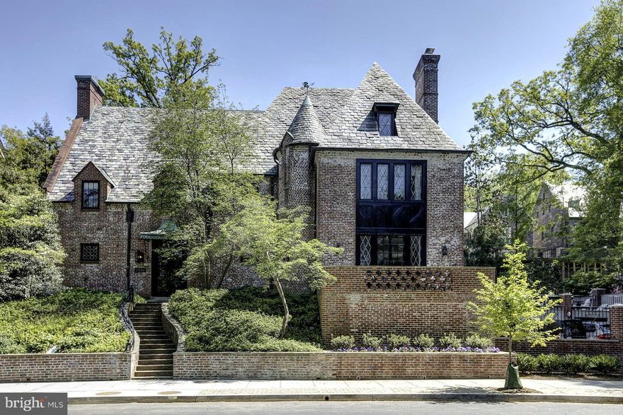 Historic 1920s's residence situated on an oversized home site. This 2011 meticulous renovation & substantial addition features gracious public rooms, 8-9BR/8.5 spa baths w/exquisite finishes, fully finished lower level w/au-pair suite, and approx. 8200 finished sq.ft. Stunning oversized terrace/formal gardens, 2 car gar parking & gated courtyard for 8-10 vehicles.