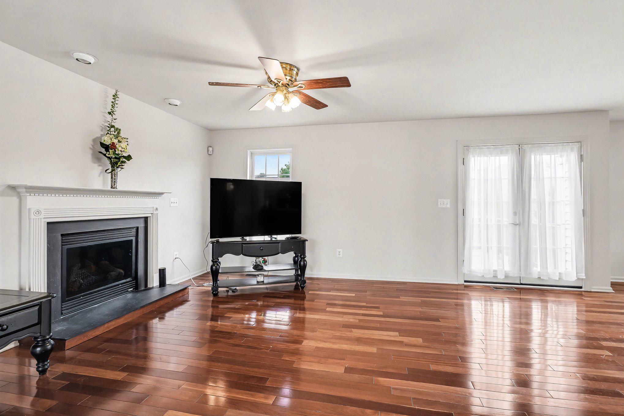BOWLING GREEN MEADOWS - Residential