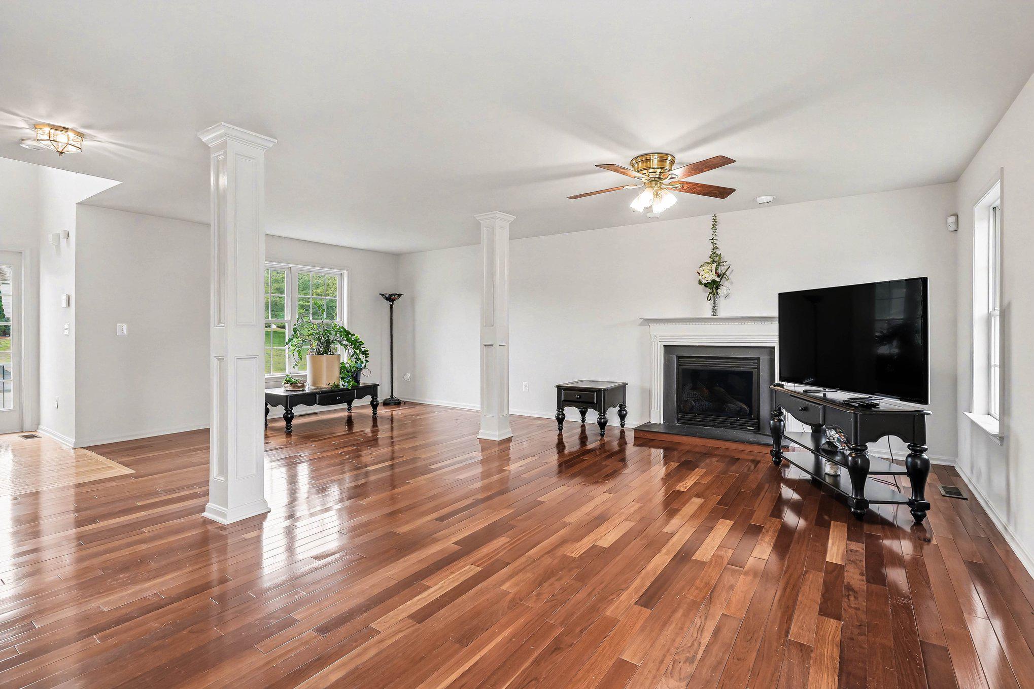BOWLING GREEN MEADOWS - Residential