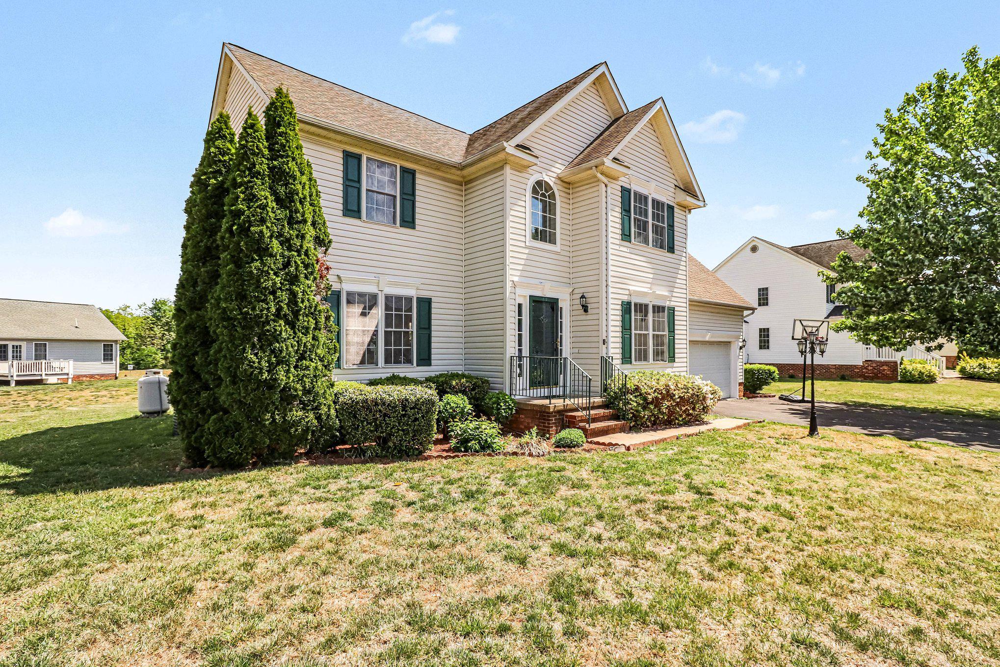 BOWLING GREEN MEADOWS - Residential