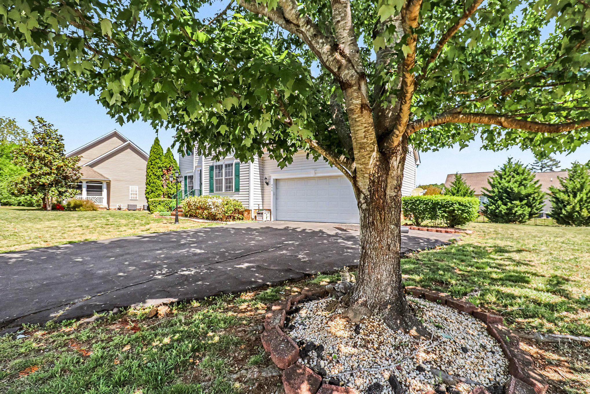BOWLING GREEN MEADOWS - Residential