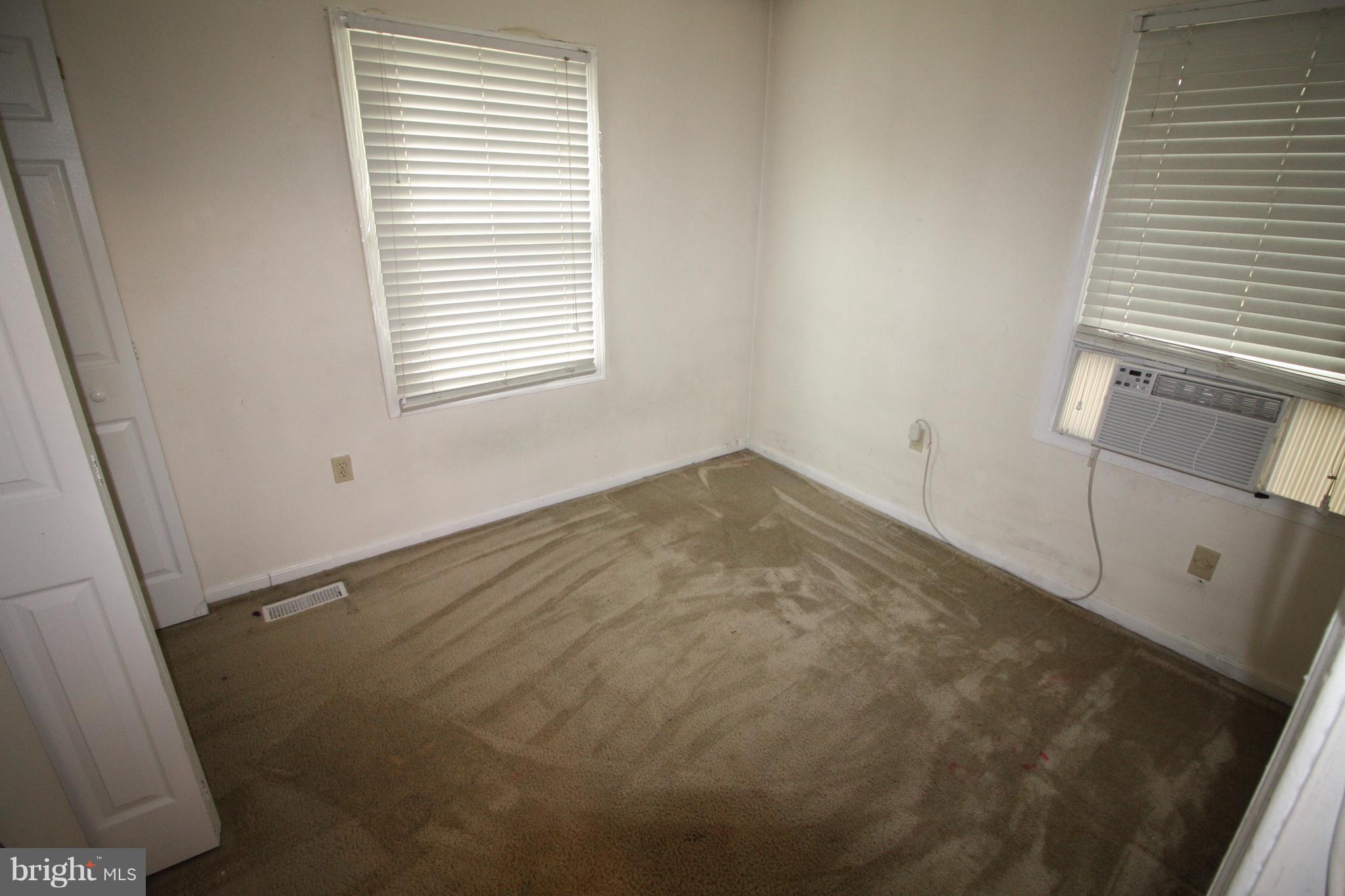 HILLCREST TOWNE - Residential