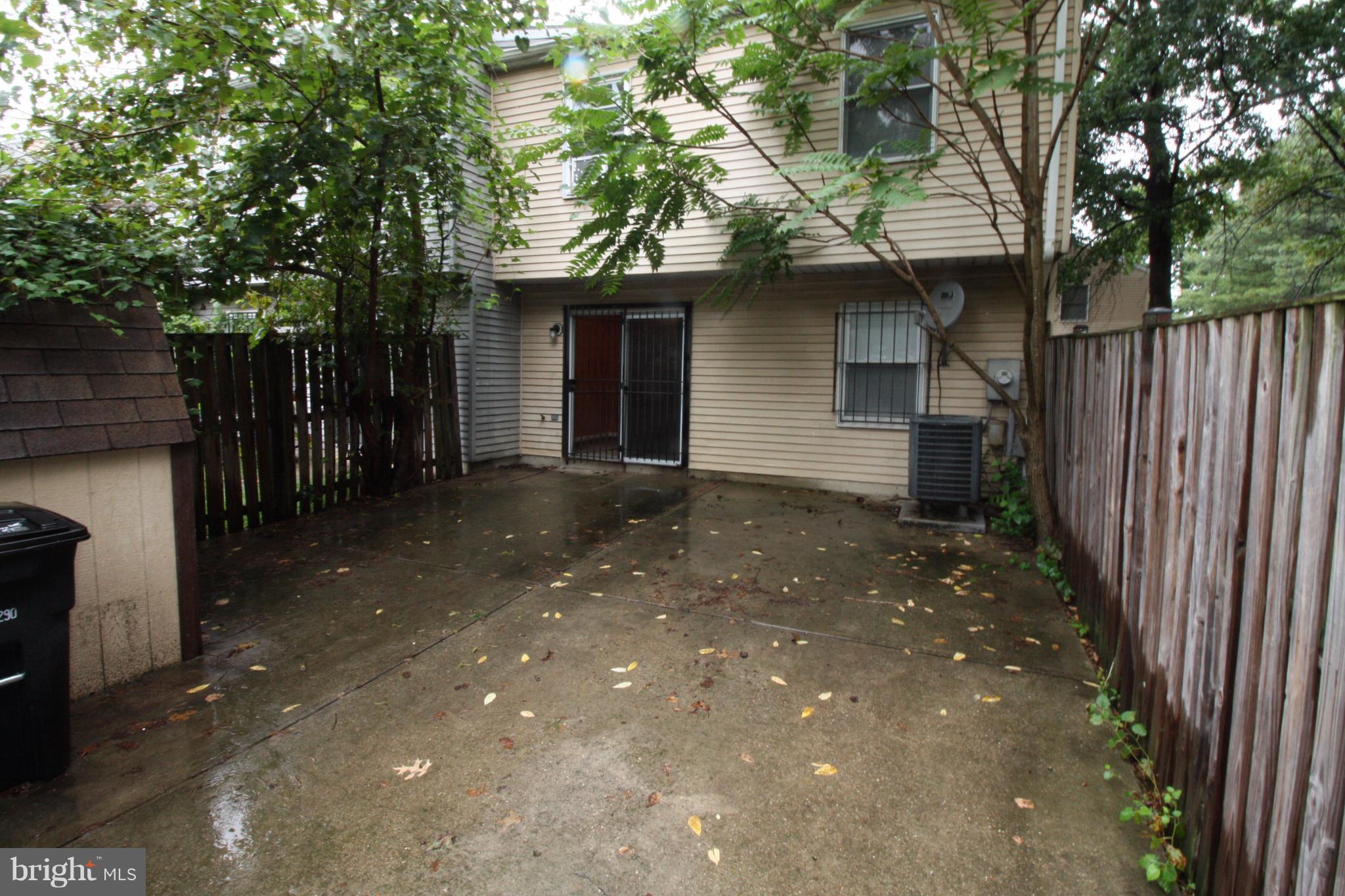 HILLCREST TOWNE - Residential