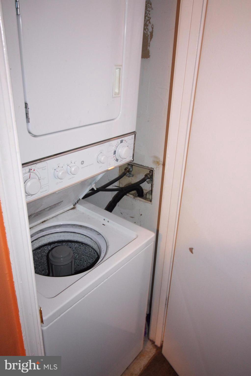 HILLCREST TOWNE - Residential