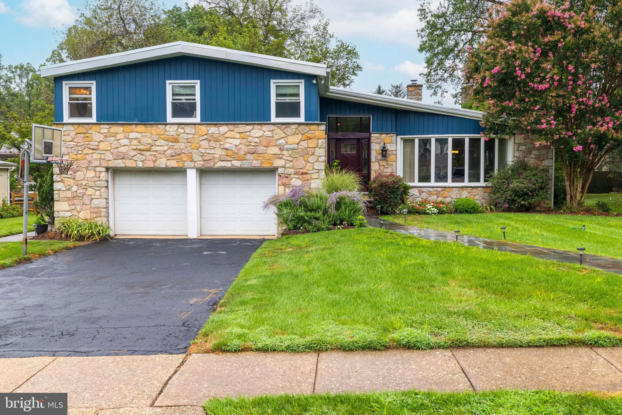 1413 AUTUMN ROAD